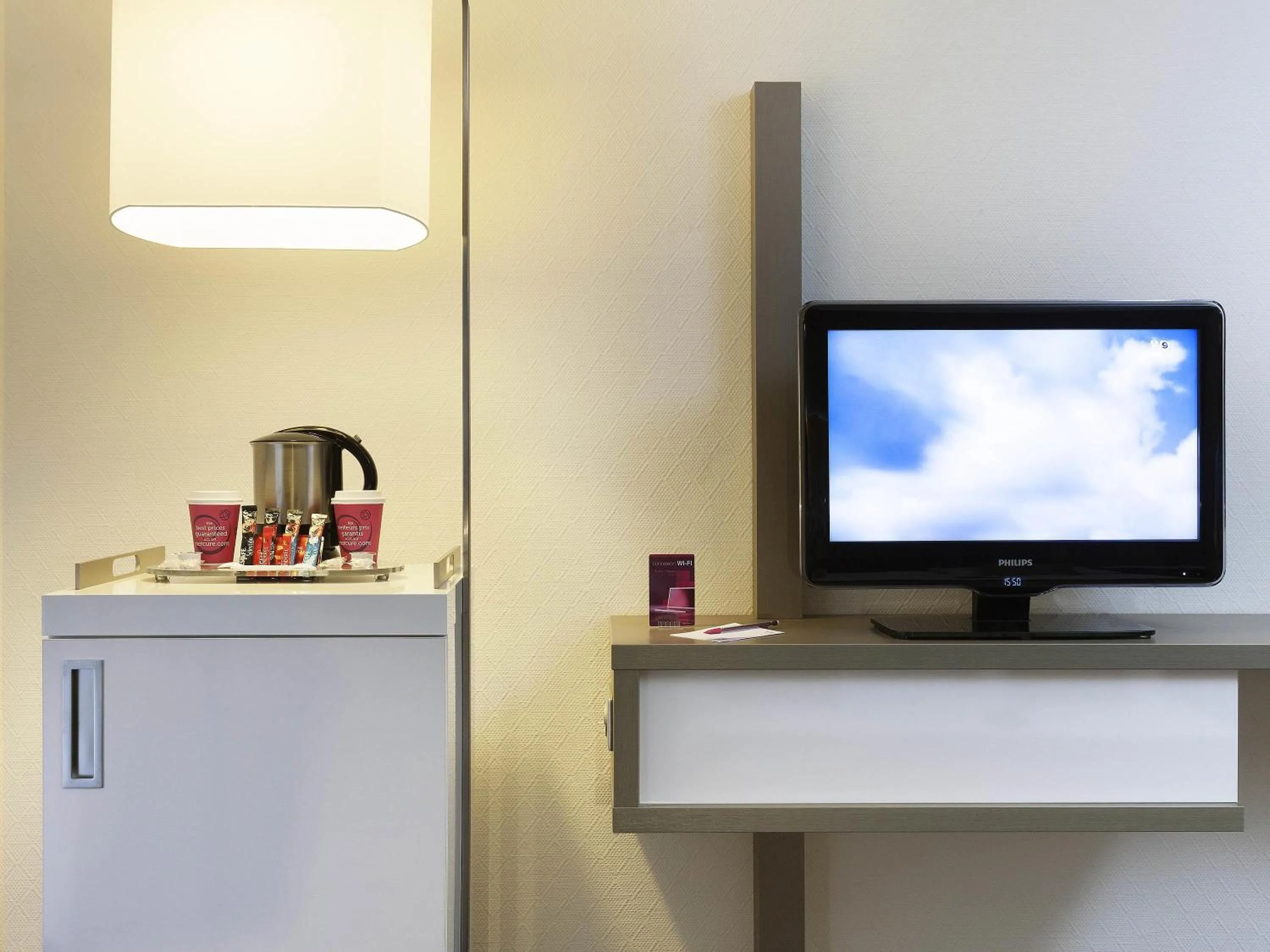 Bedroom in Mercure Avignon Centre Palais des Papes