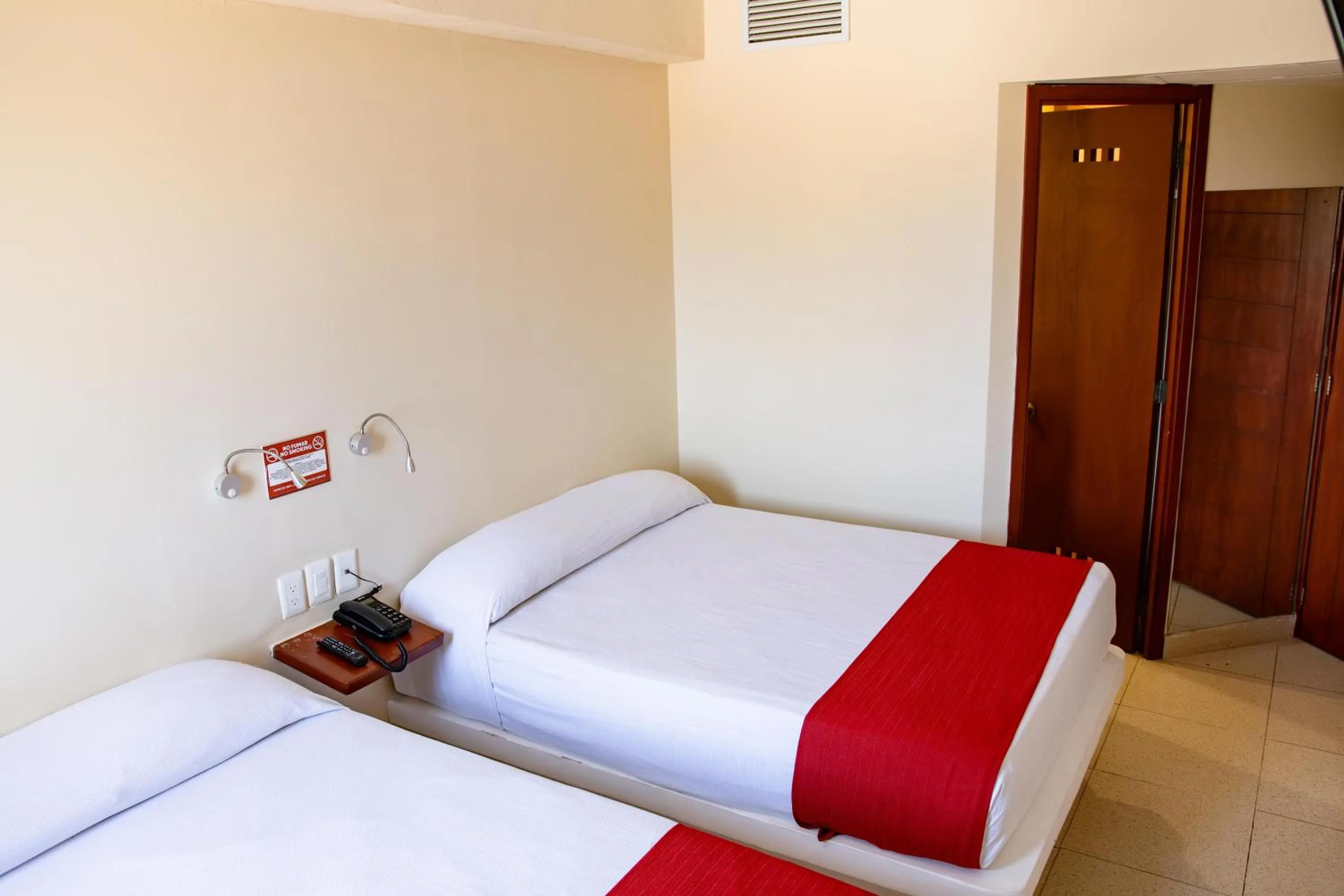 Bed in Mishol Bodas Hotel & Beach Club Acapulco Diamante