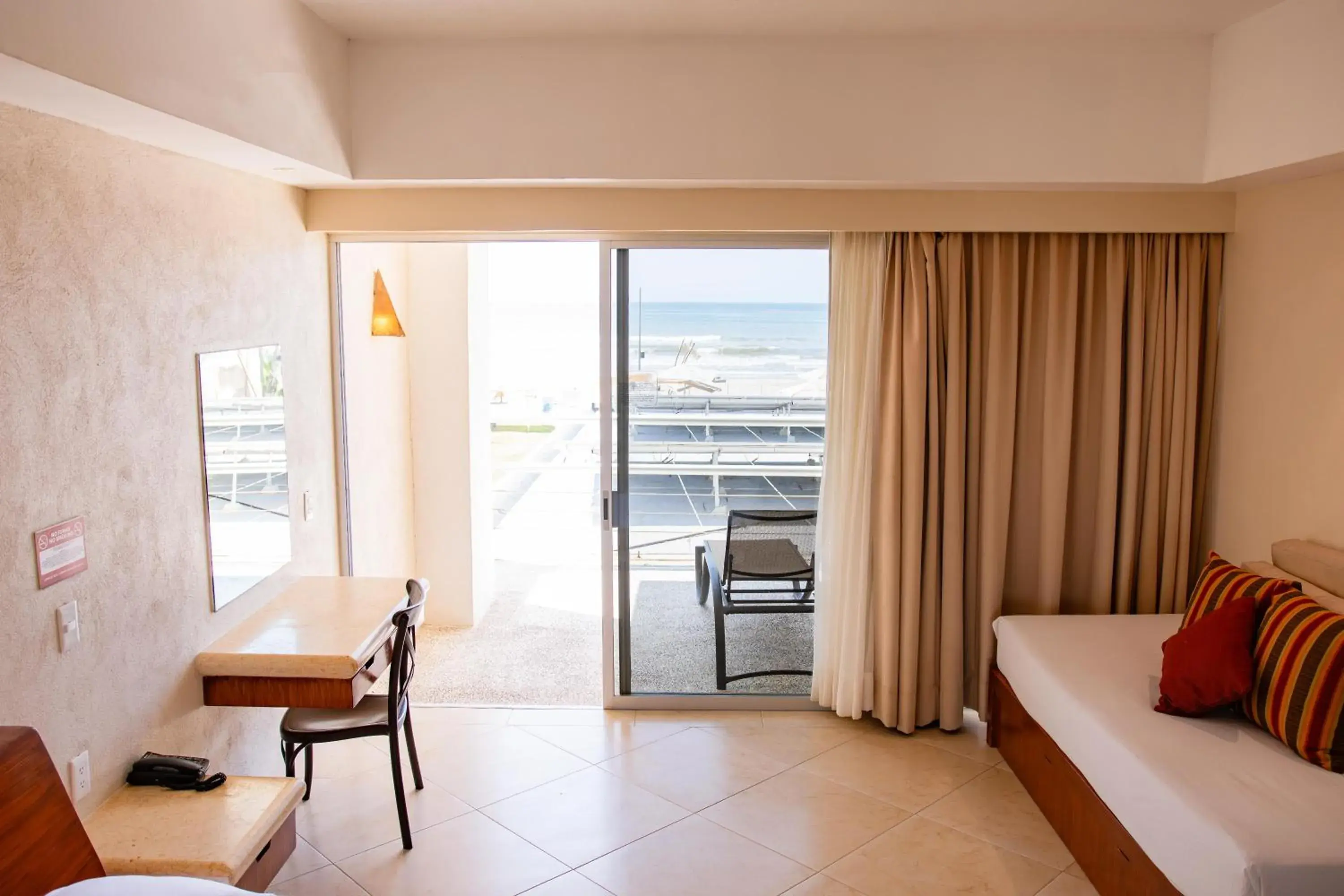 Junior Suite with Sea View in Mishol Bodas Hotel & Beach Club Acapulco Diamante Junior Suite with Sea View in Mishol Bodas Hotel & Beach Club Acapulco Diamante