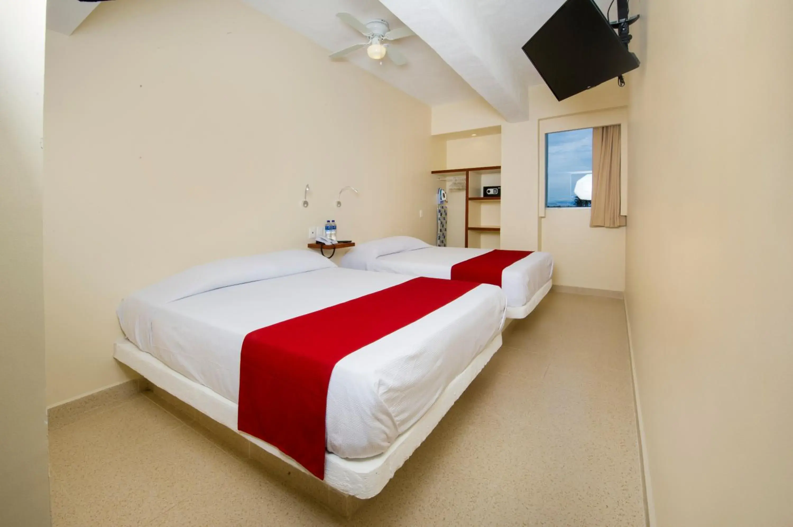 Quiet street view, Bed in Mishol Bodas Hotel & Beach Club Acapulco Diamante Quiet street view, Bed in Mishol Bodas Hotel & Beach Club Acapulco Diamante