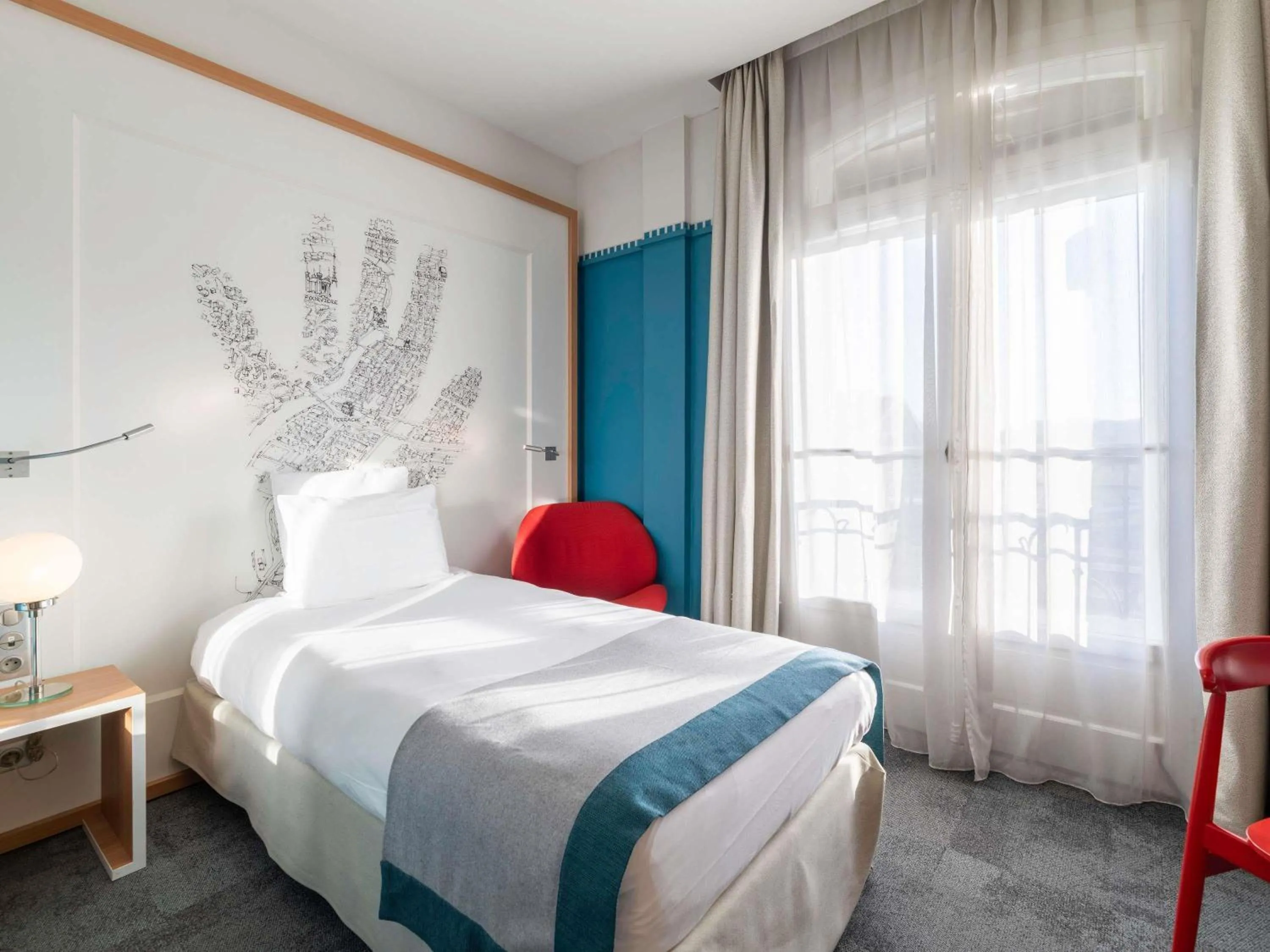 Bedroom, Bed in Mercure Lyon Centre Château Perrache