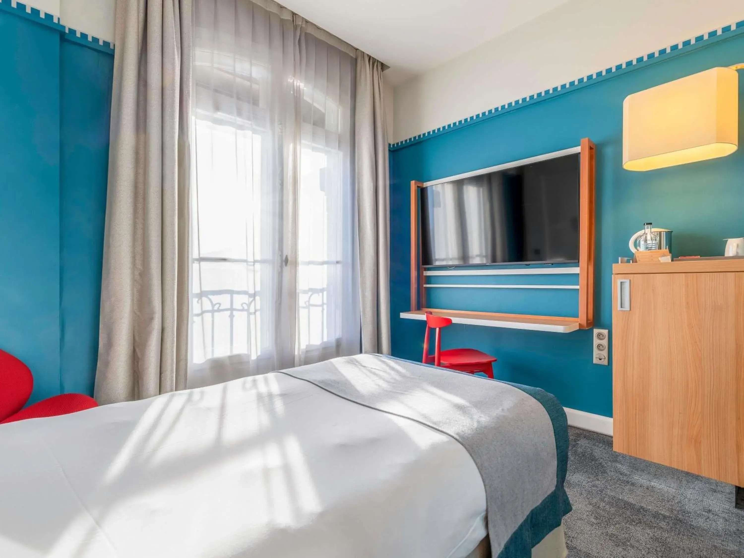 Bedroom, Bed in Mercure Lyon Centre Château Perrache Bedroom, Bed in Mercure Lyon Centre Château Perrache