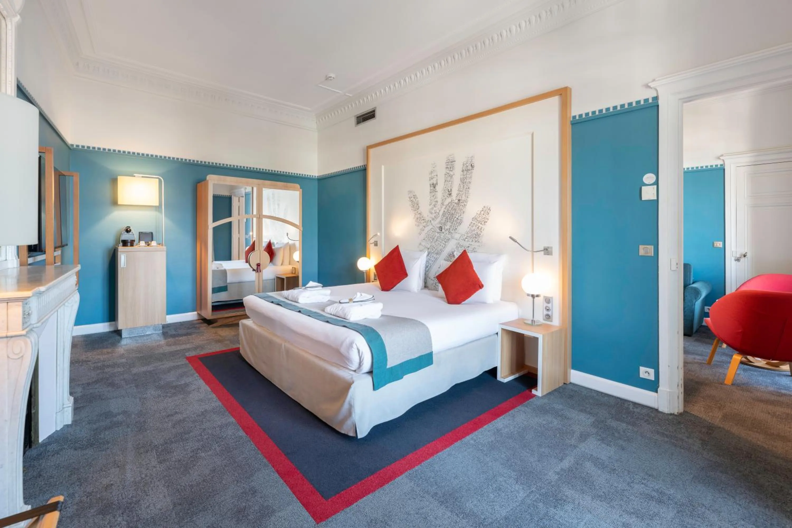 Bed in Mercure Lyon Centre Château Perrache