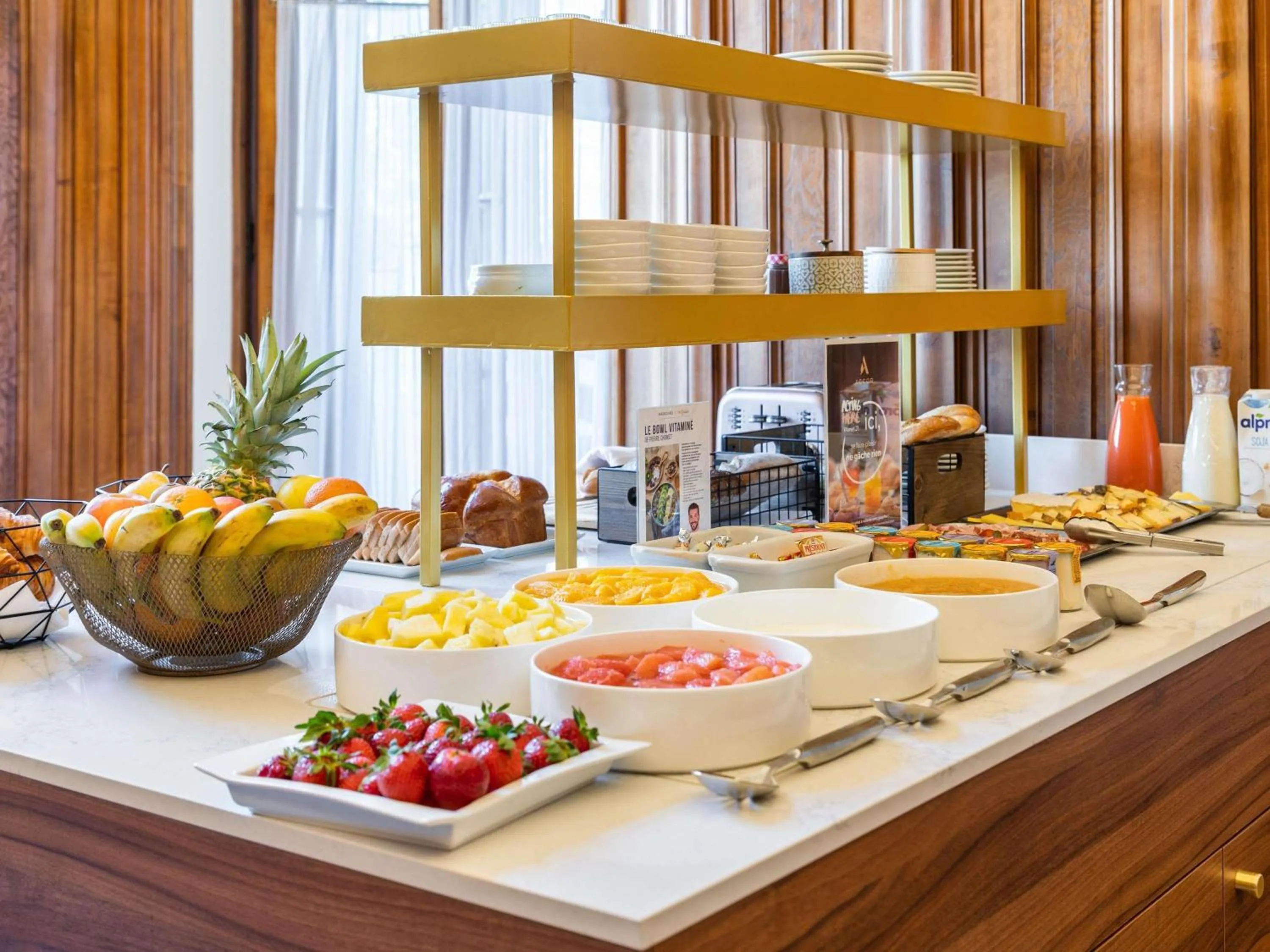 Breakfast in Mercure Lyon Centre Château Perrache