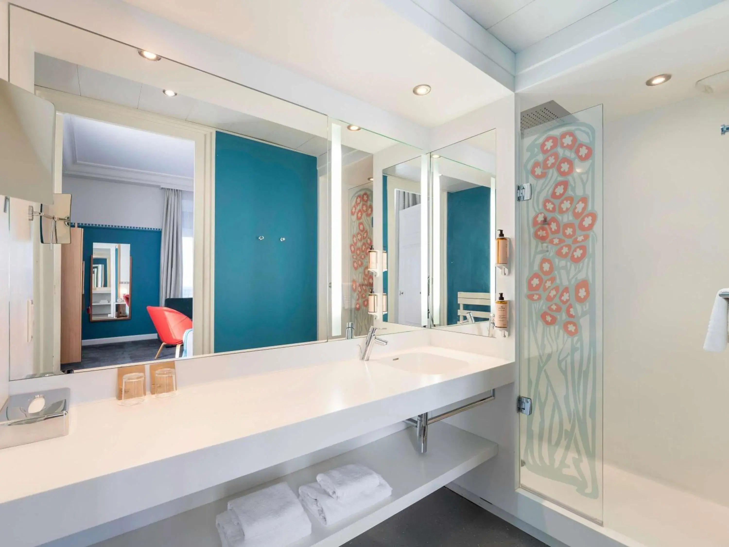 Bedroom in Mercure Lyon Centre Château Perrache Bedroom in Mercure Lyon Centre Château Perrache