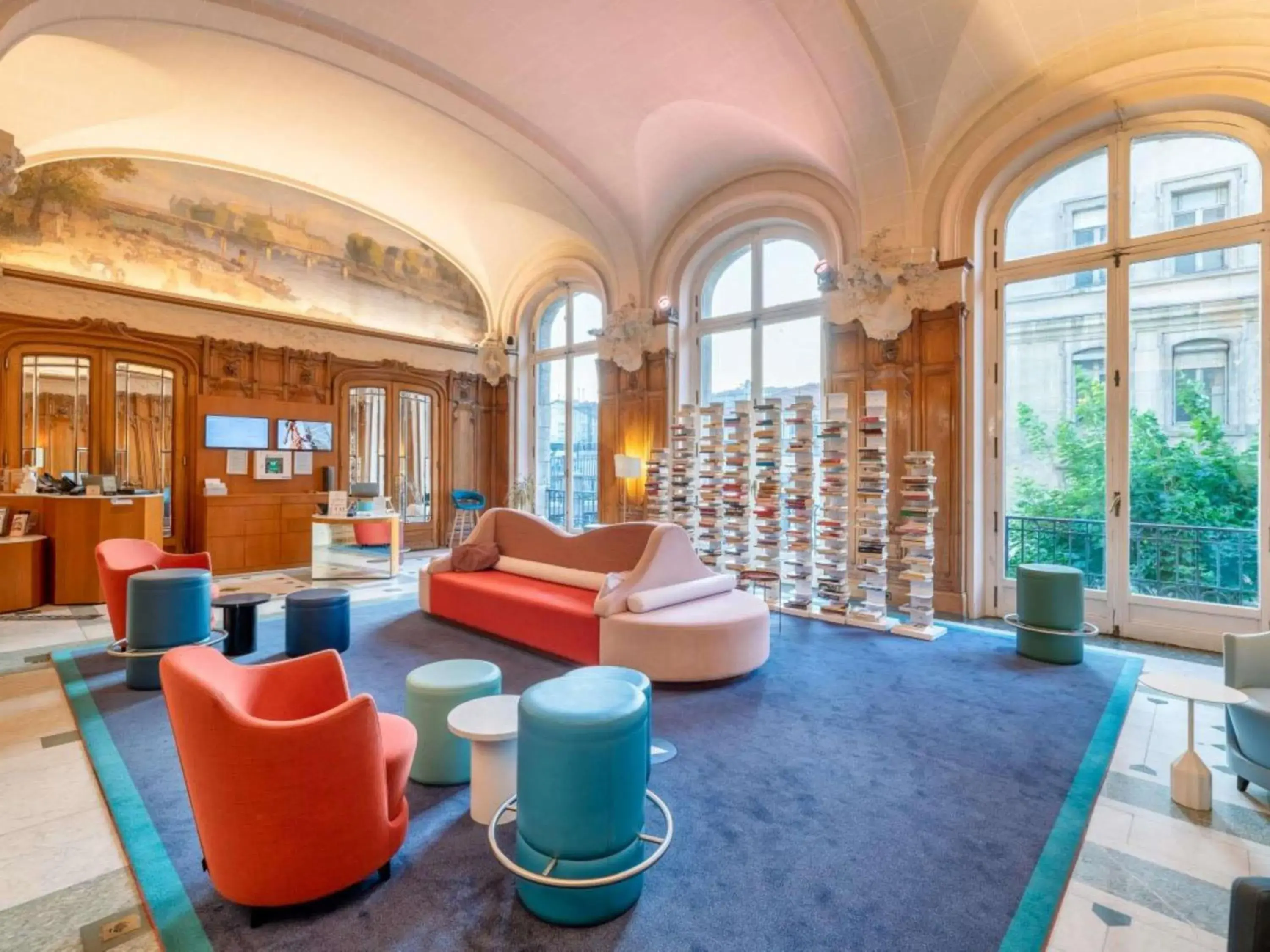 Property building in Mercure Lyon Centre Château Perrache Property building in Mercure Lyon Centre Château Perrache