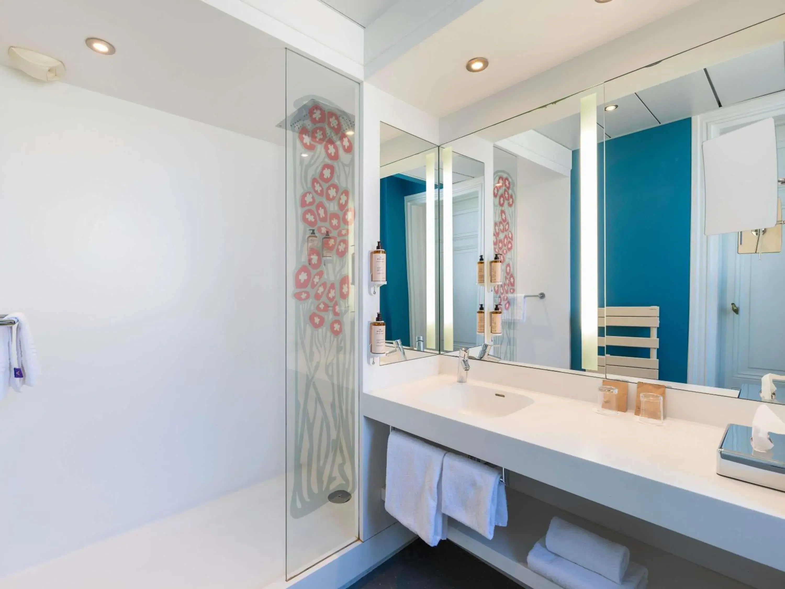 Bedroom in Mercure Lyon Centre Château Perrache Bedroom in Mercure Lyon Centre Château Perrache