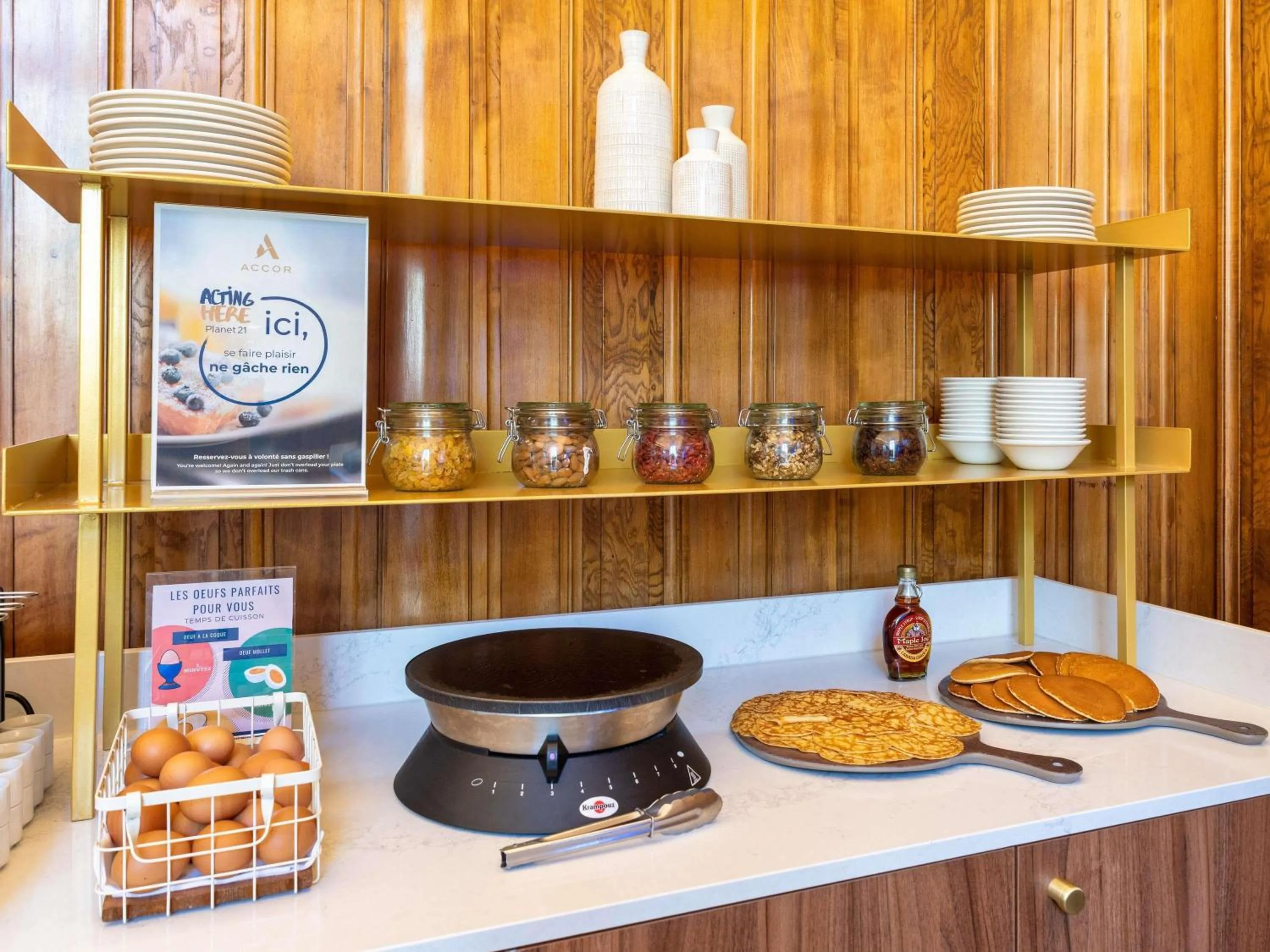 Breakfast in Mercure Lyon Centre Château Perrache