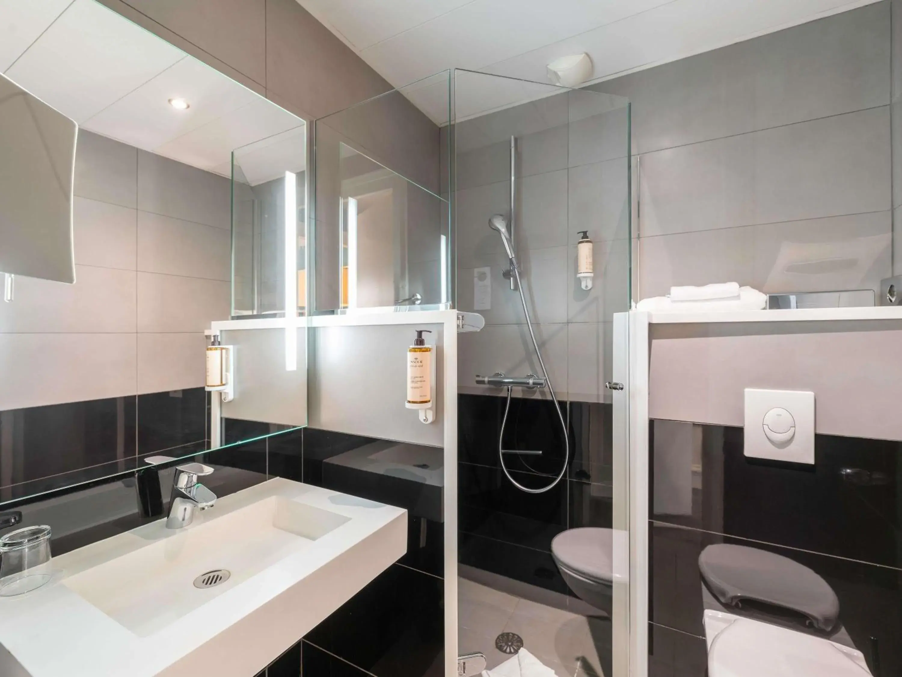 Bedroom in Mercure Lyon Centre Château Perrache Bedroom in Mercure Lyon Centre Château Perrache