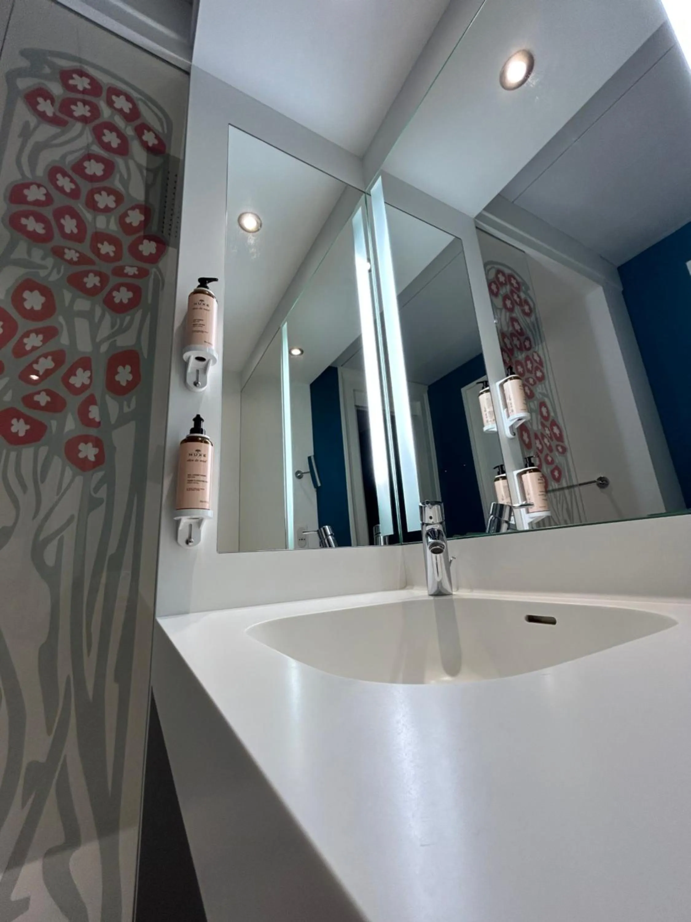 Bathroom in Mercure Lyon Centre Château Perrache