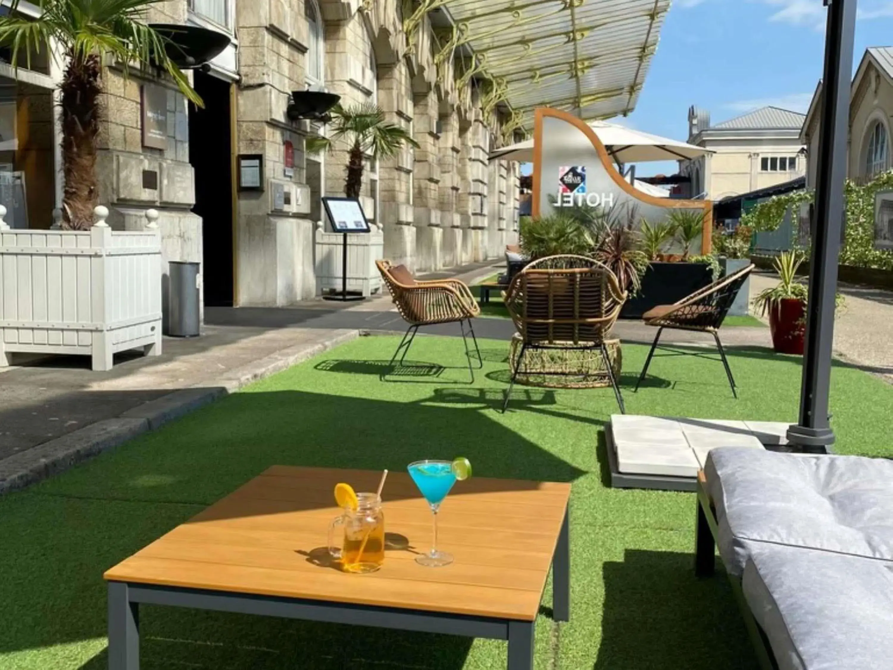 Lounge or bar in Mercure Lyon Centre Château Perrache Lounge or bar in Mercure Lyon Centre Château Perrache