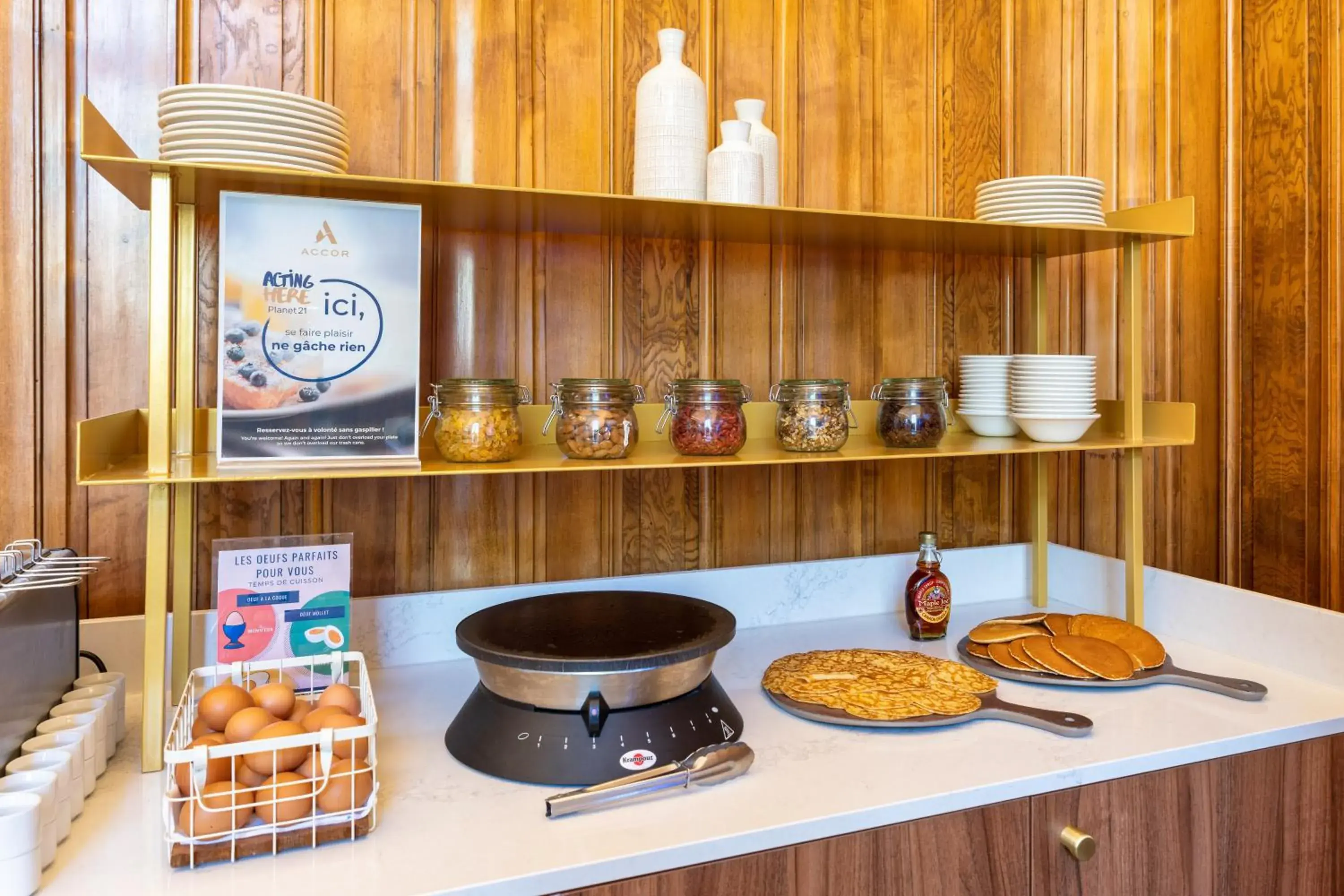 Breakfast in Mercure Lyon Centre Château Perrache Breakfast in Mercure Lyon Centre Château Perrache