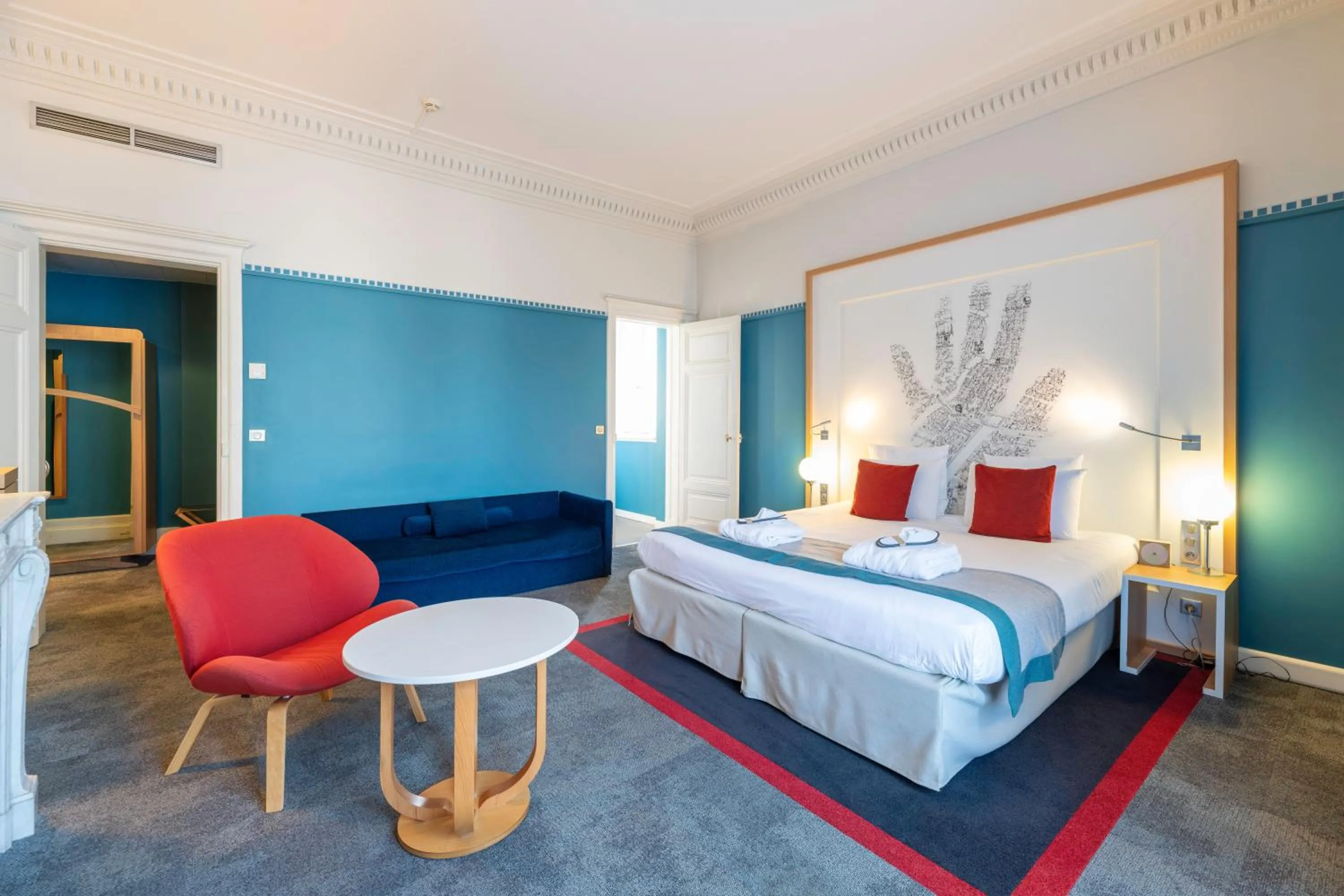 Photo of the whole room, Bed in Mercure Lyon Centre Château Perrache