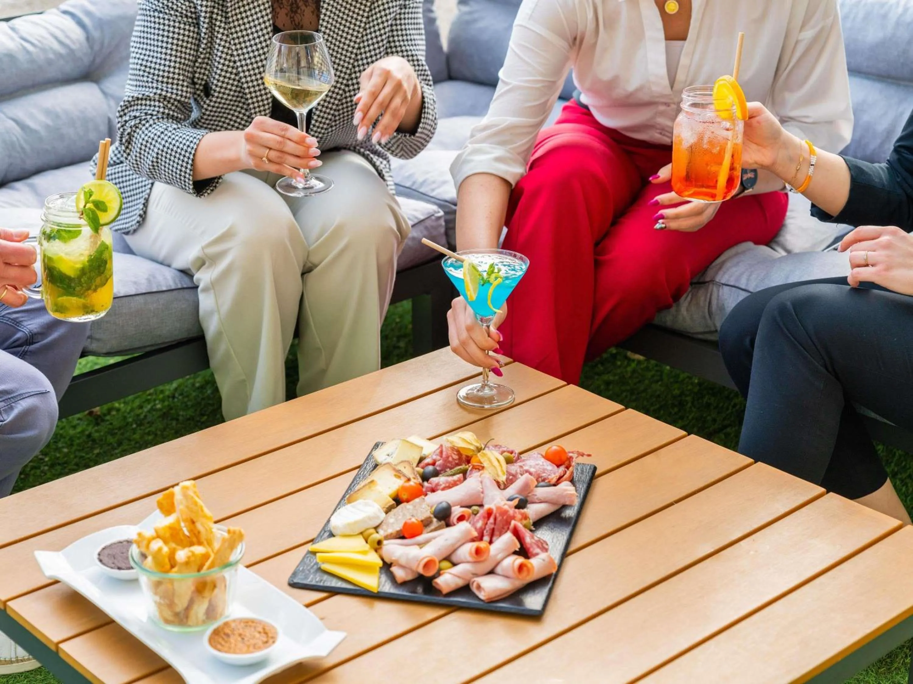 Restaurant/places to eat in Mercure Lyon Centre Château Perrache