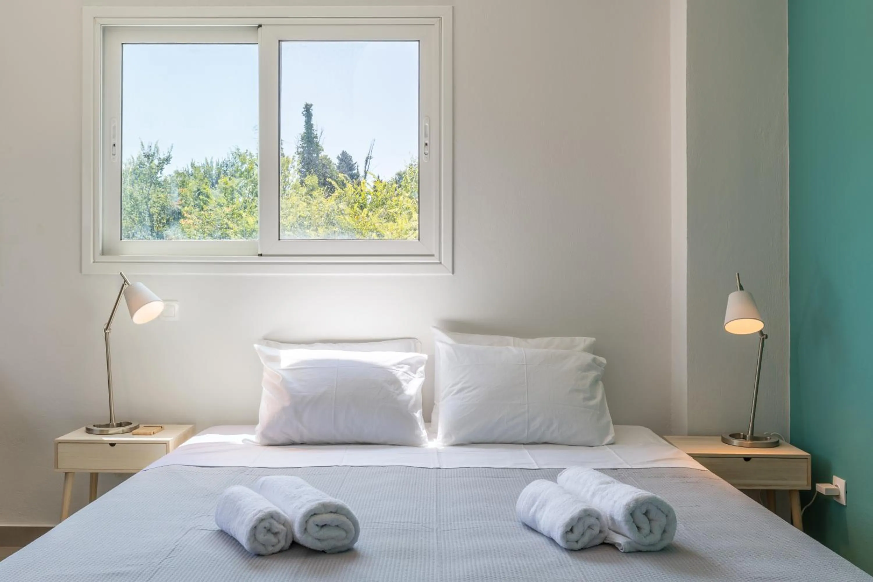 Bed in Local Hostel & Suites