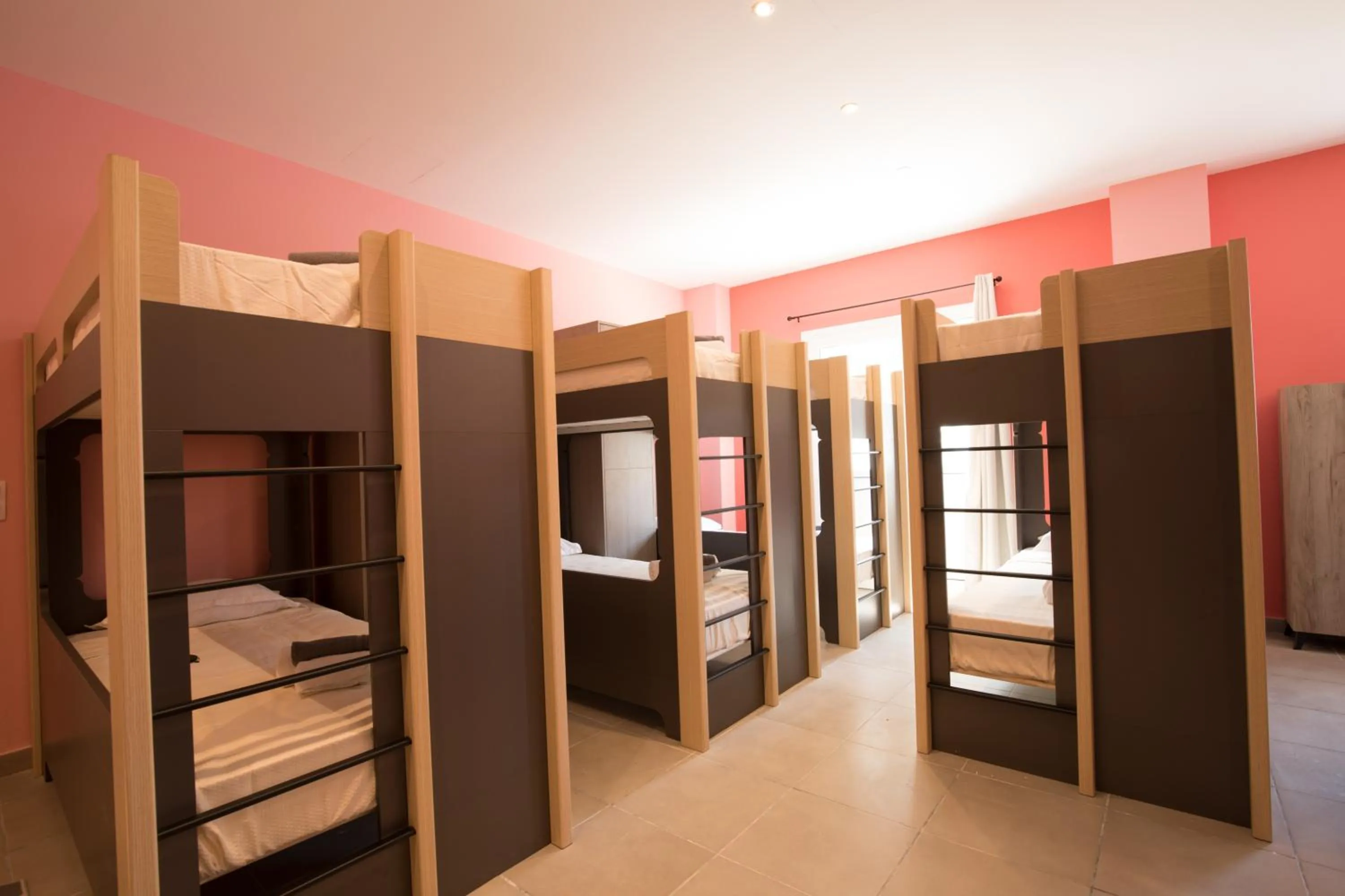 Area and facilities, Bed in Local Hostel & Suites