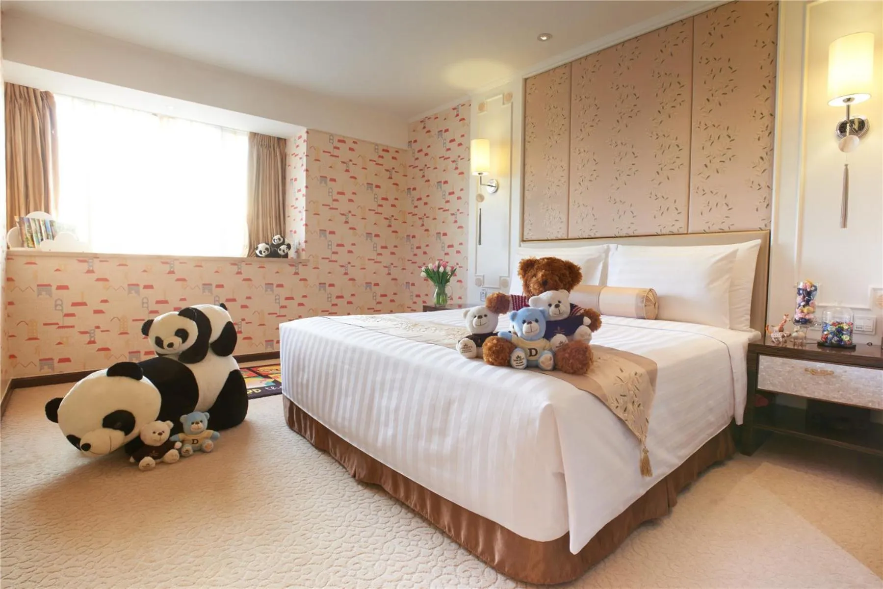 Photo of the whole room, Bed in Dorsett Chengdu