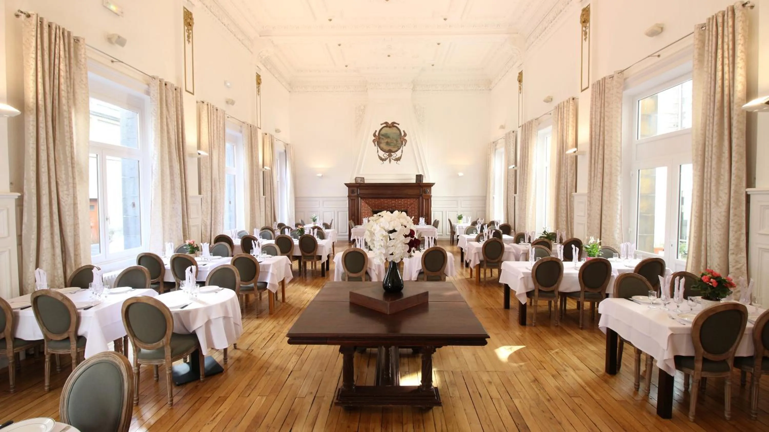 Restaurant/places to eat in Hôtel du Parc