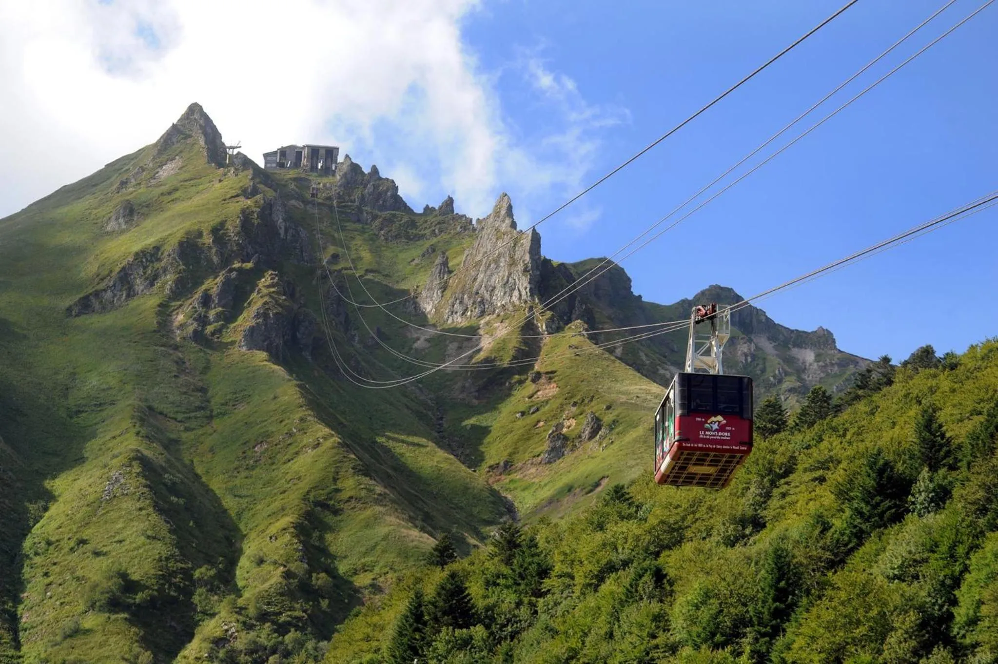 Nearby landmark in Hôtel du Parc
