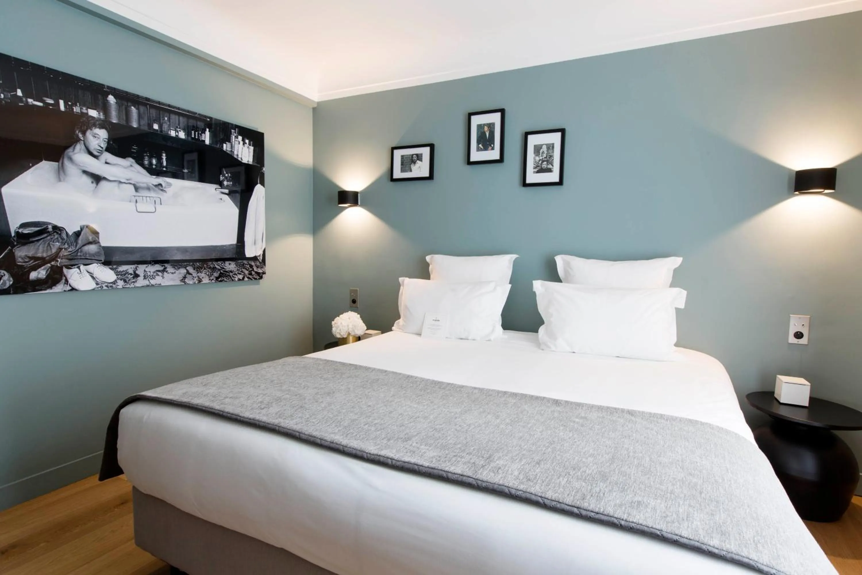 Photo of the whole room, Bed in Hôtel Mathis Elysées