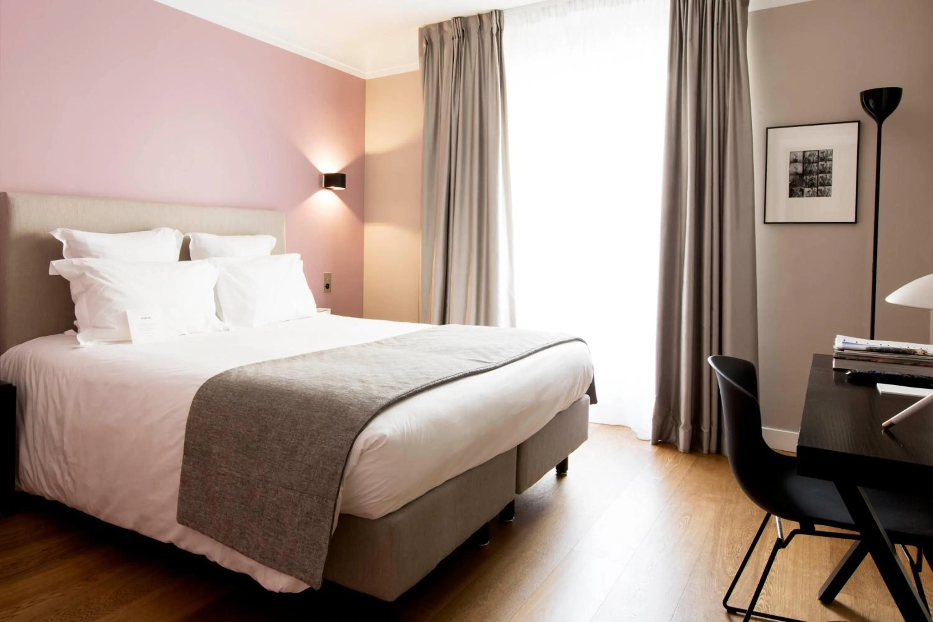 Photo of the whole room, Bed in Hôtel Mathis Elysées