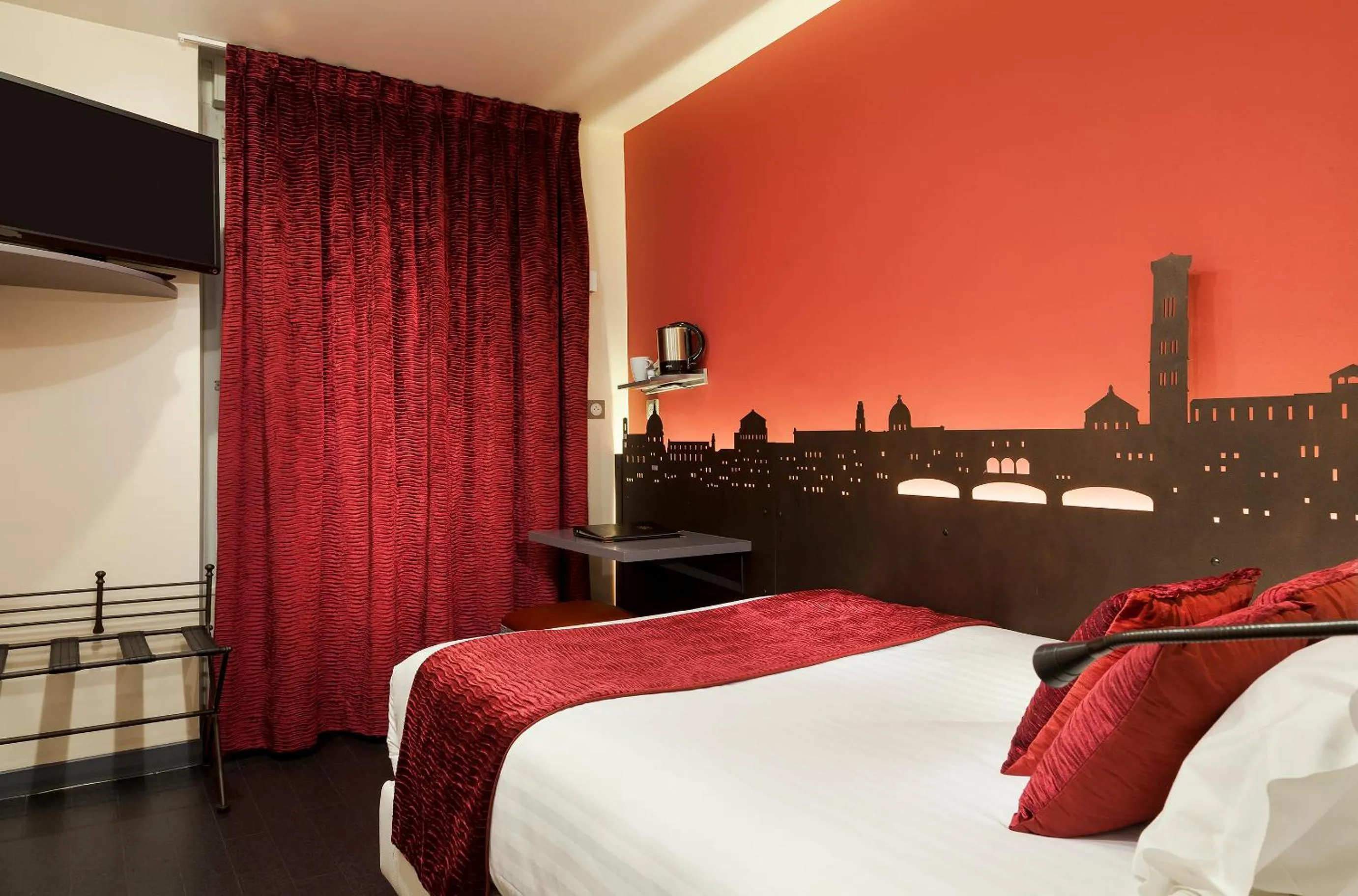 Bedroom, Bed in Hôtel Aurore Paris Gare de Lyon