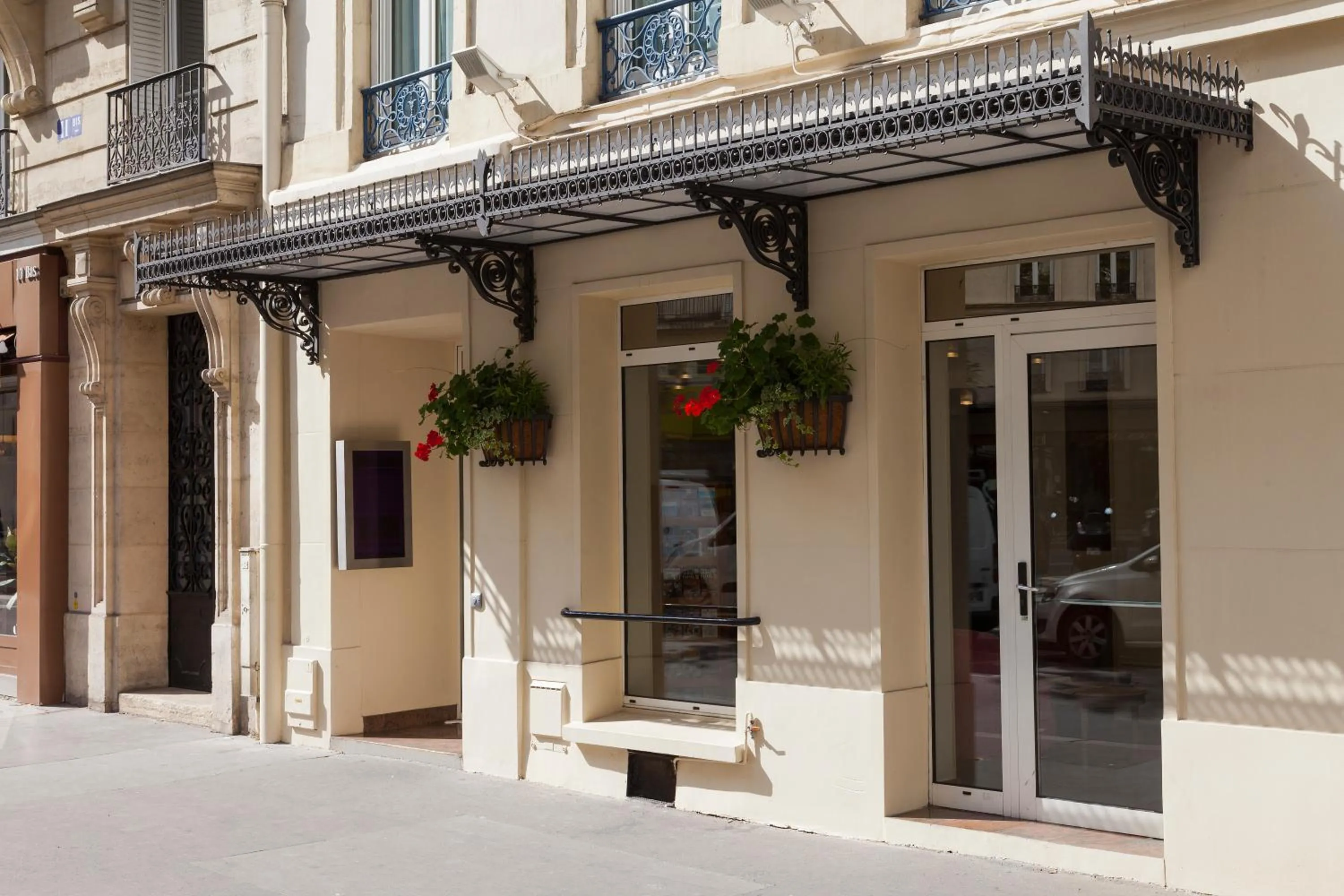 Facade/entrance in Hôtel Aurore Paris Gare de Lyon