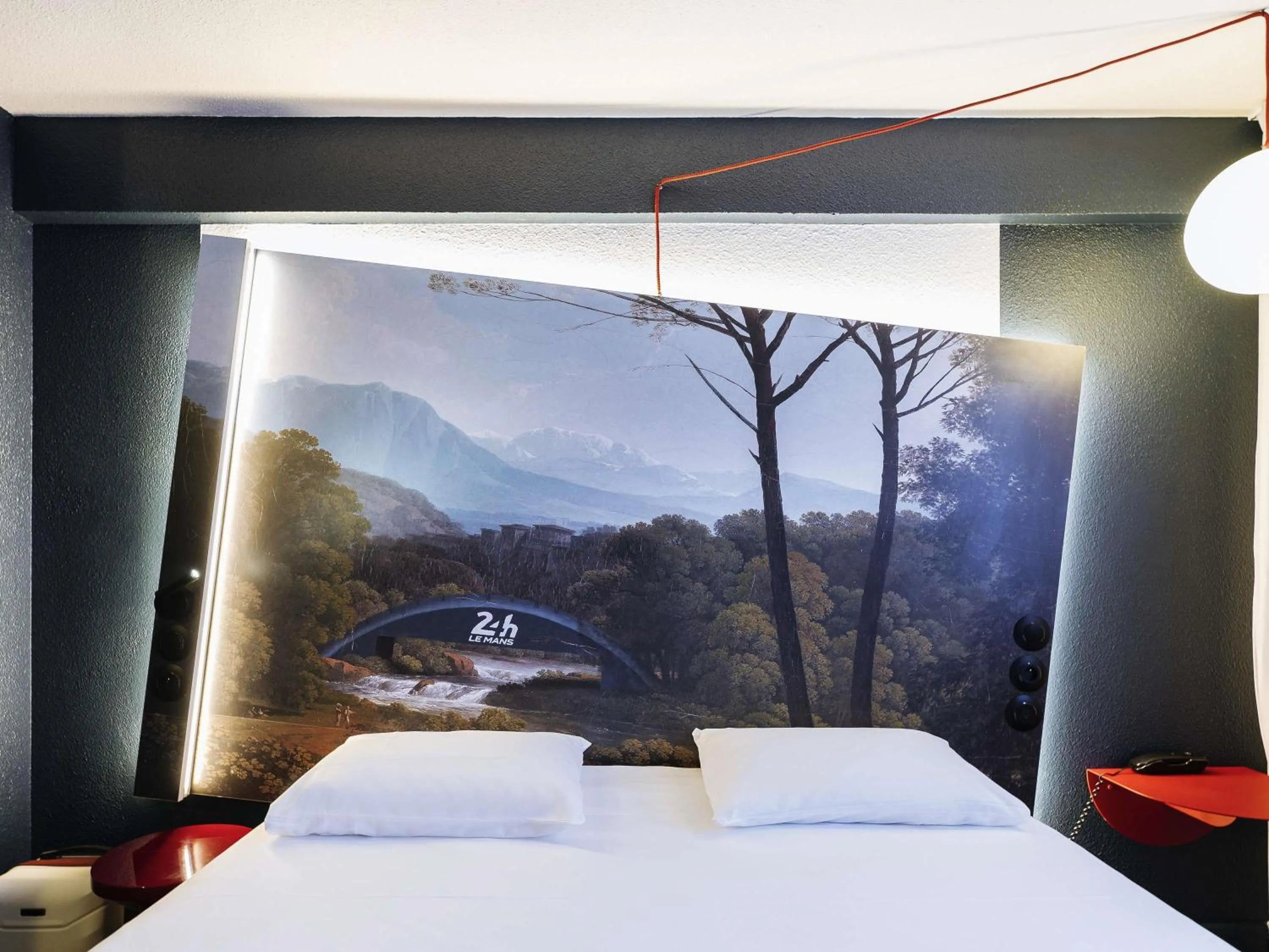 Bedroom, Bed in ibis Styles Le Mans Gare Sud