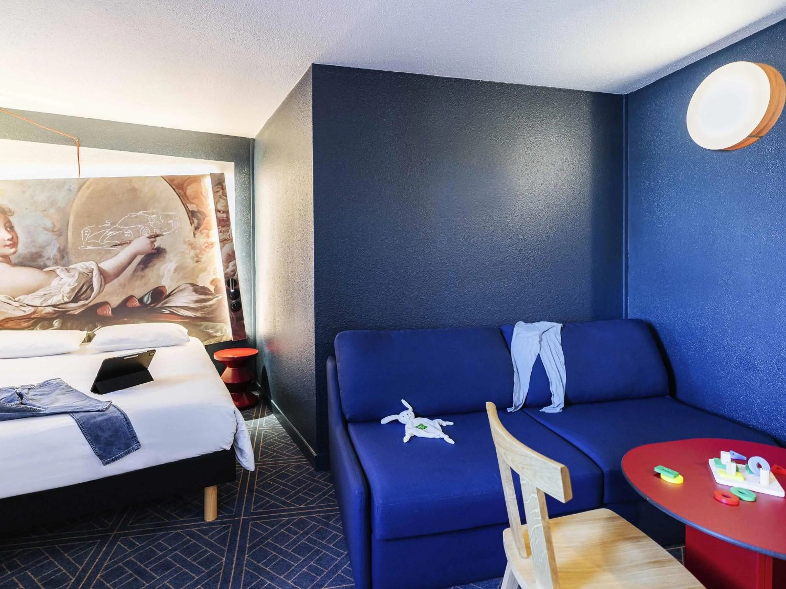 Bedroom, Bed in ibis Styles Le Mans Gare Sud