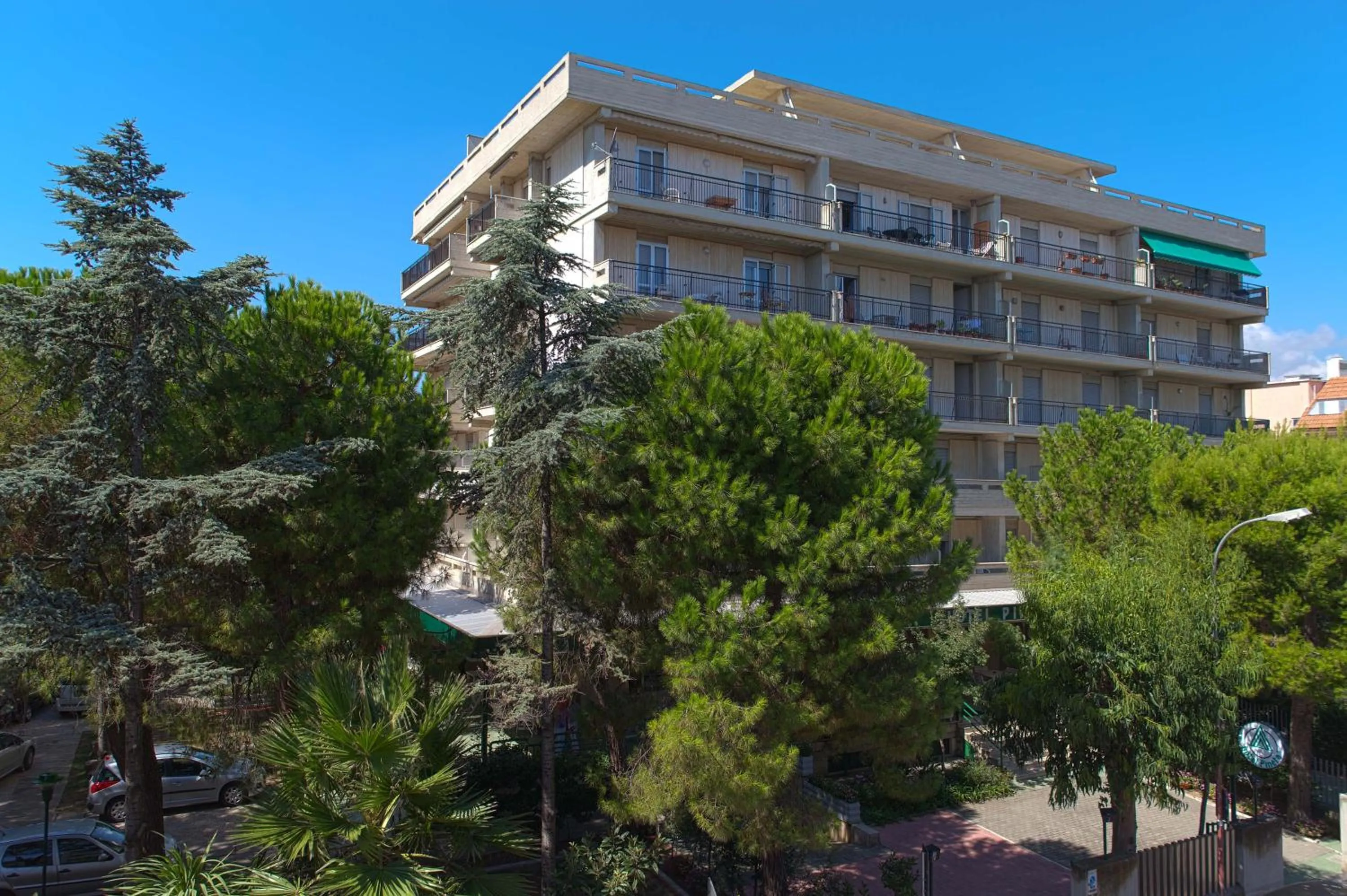 Facade/entrance in Hotel Pineta