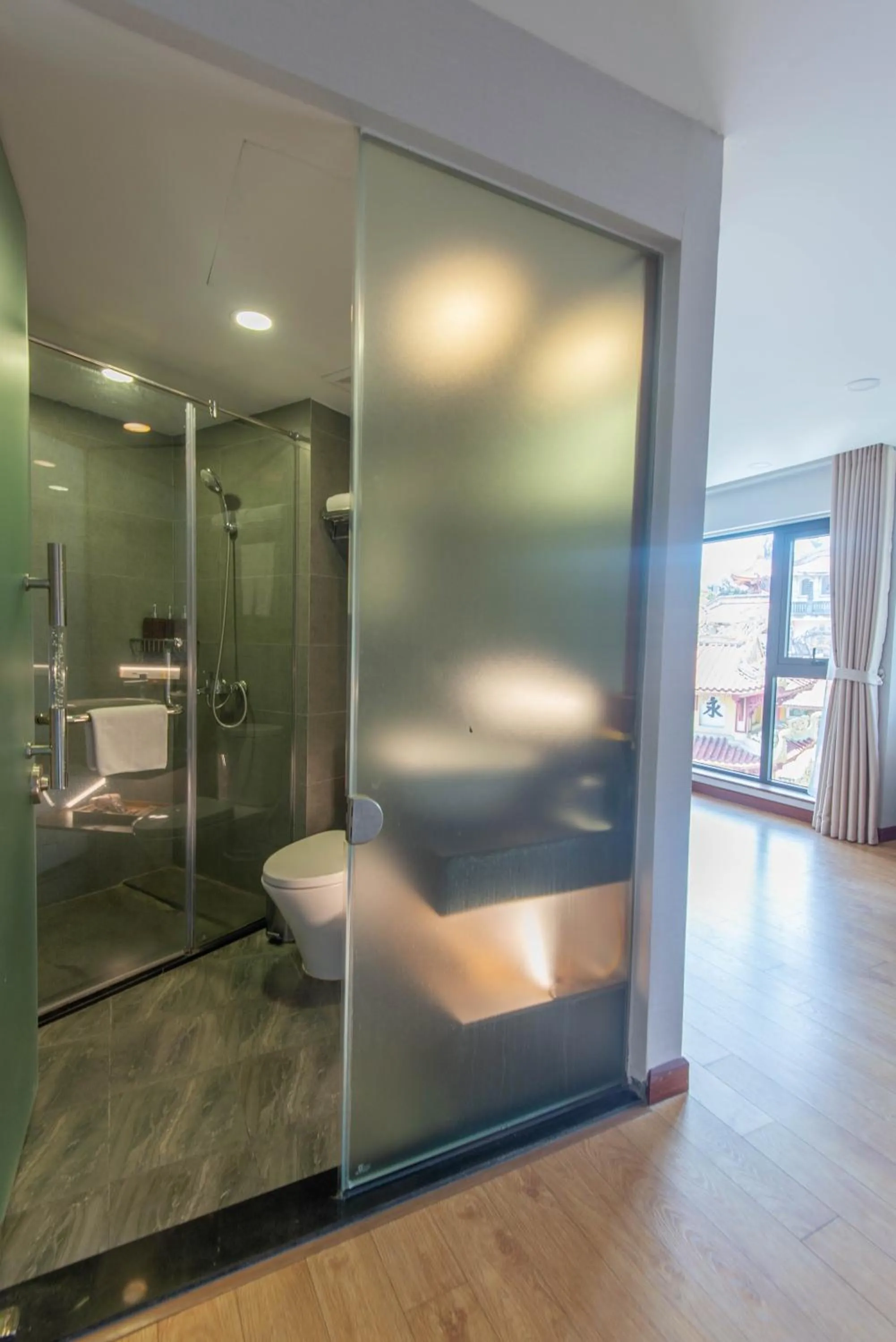 Bathroom in 22Land Moon West Lake