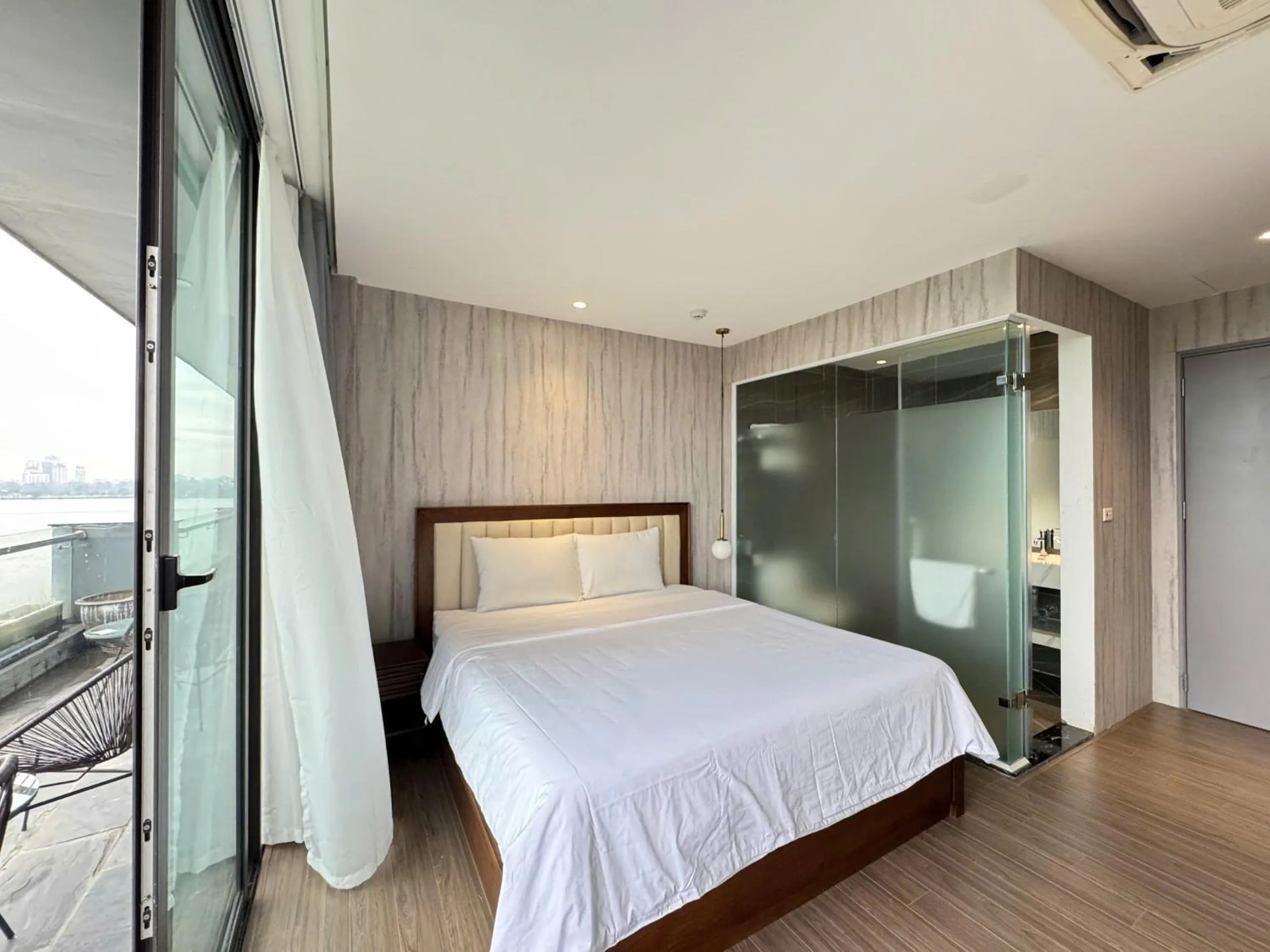 Bed in 22Land Moon West Lake