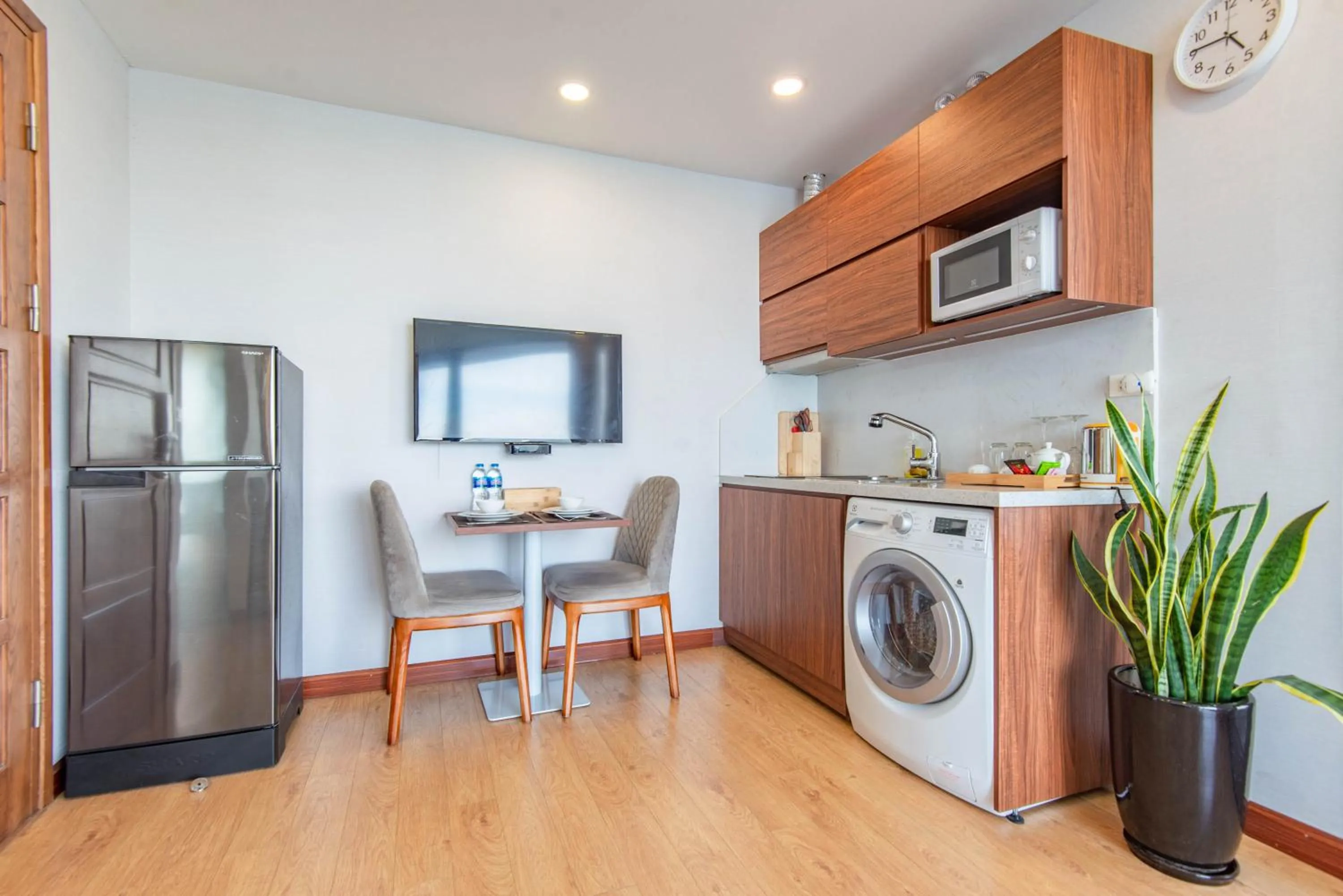 Kitchen or kitchenette in 22Land Moon West Lake