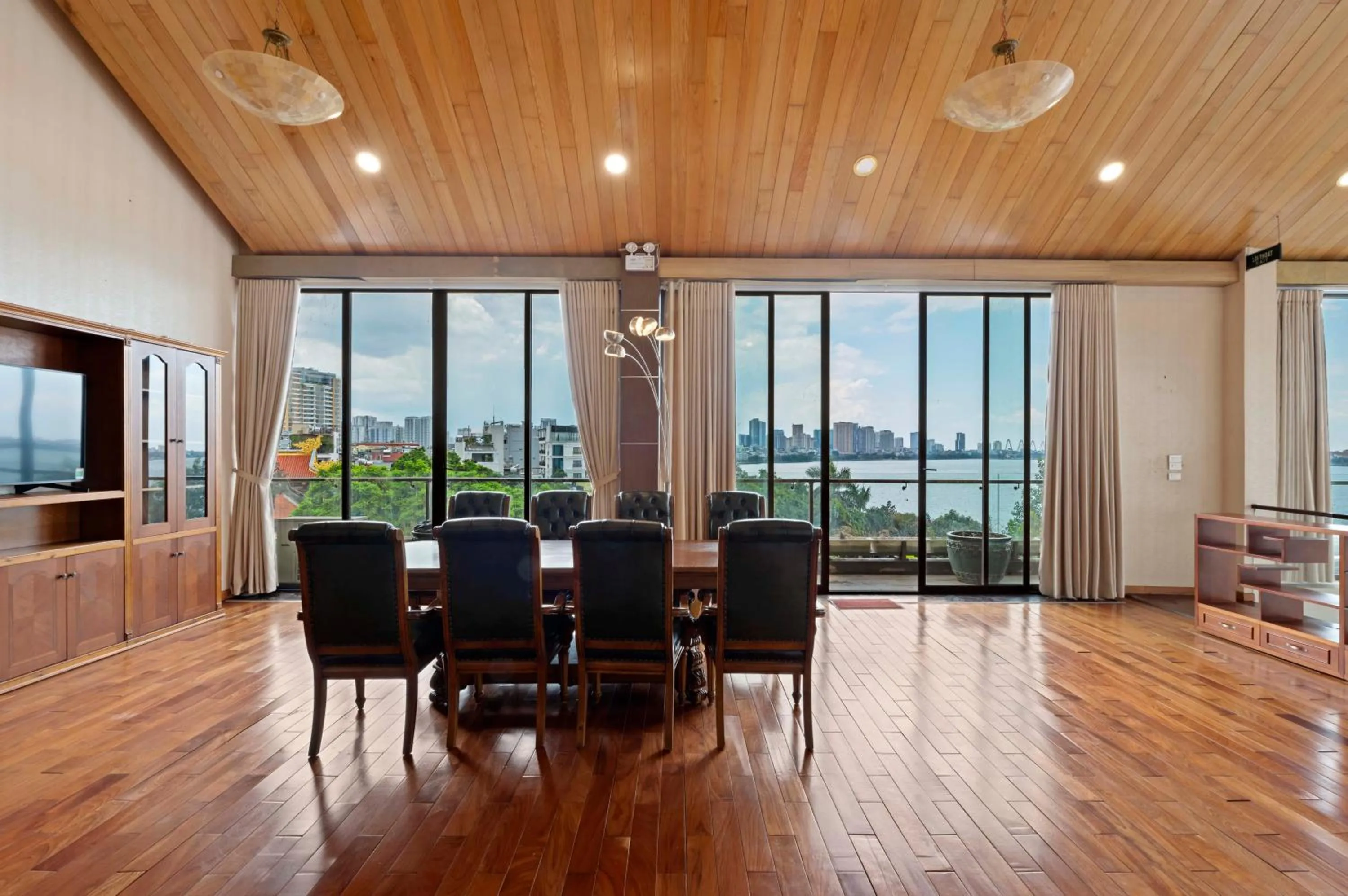 Natural landscape in 22Land Moon West Lake