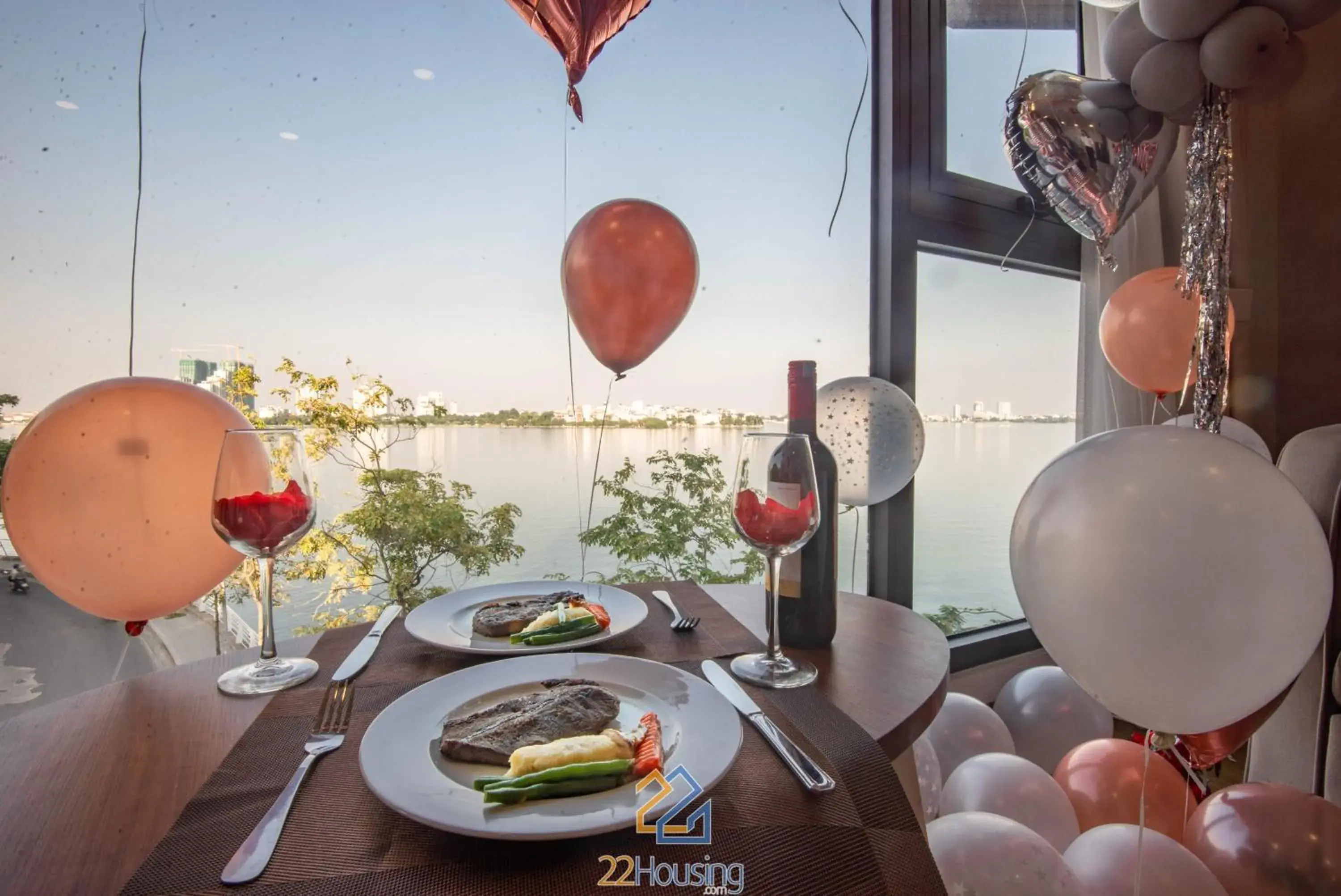 Food and drinks in 22Land Moon West Lake Food and drinks in 22Land Moon West Lake