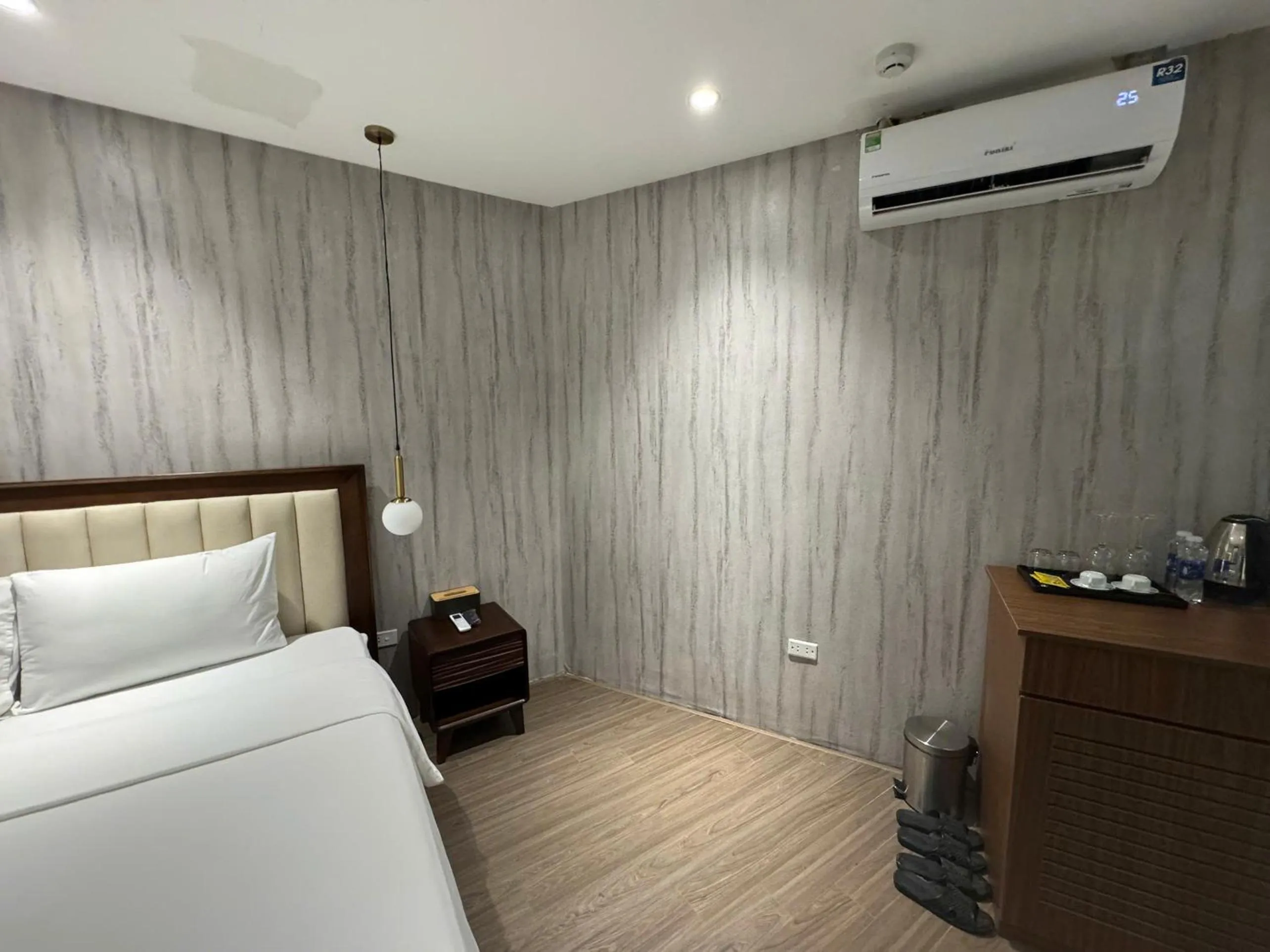 Seating area, Bed in 22Land Moon West Lake