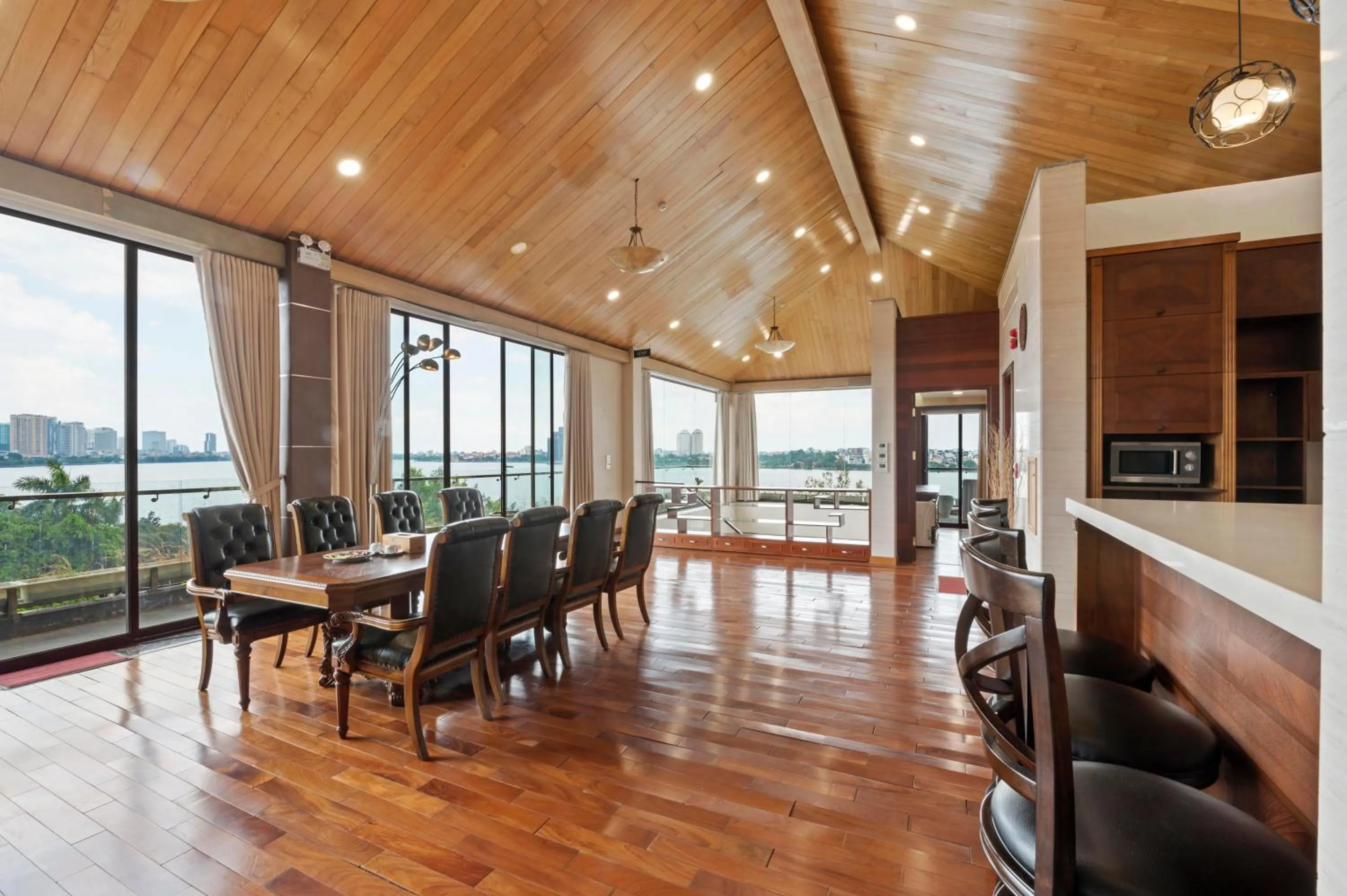 Natural landscape in 22Land Moon West Lake