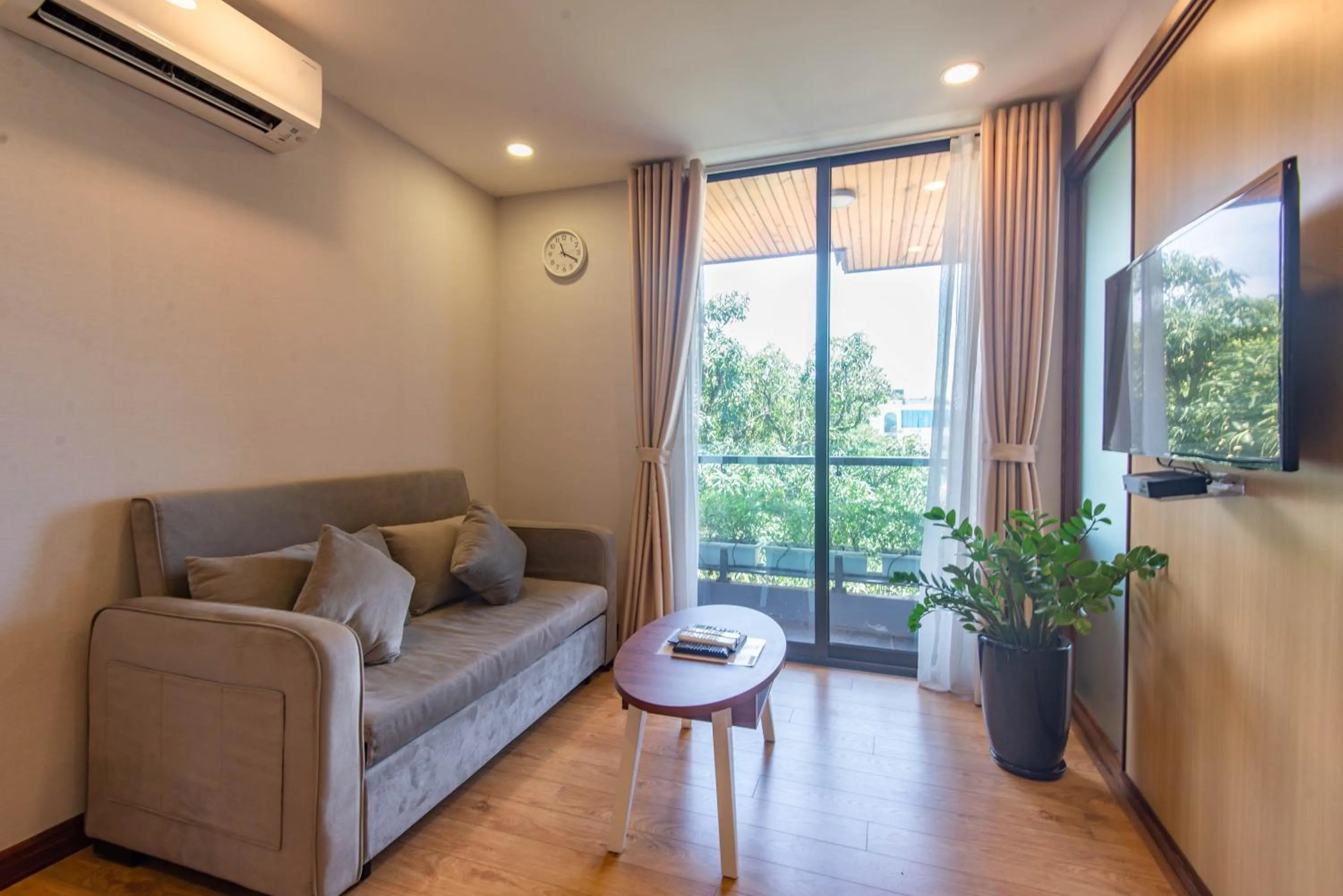 TV and multimedia in 22Land Moon West Lake