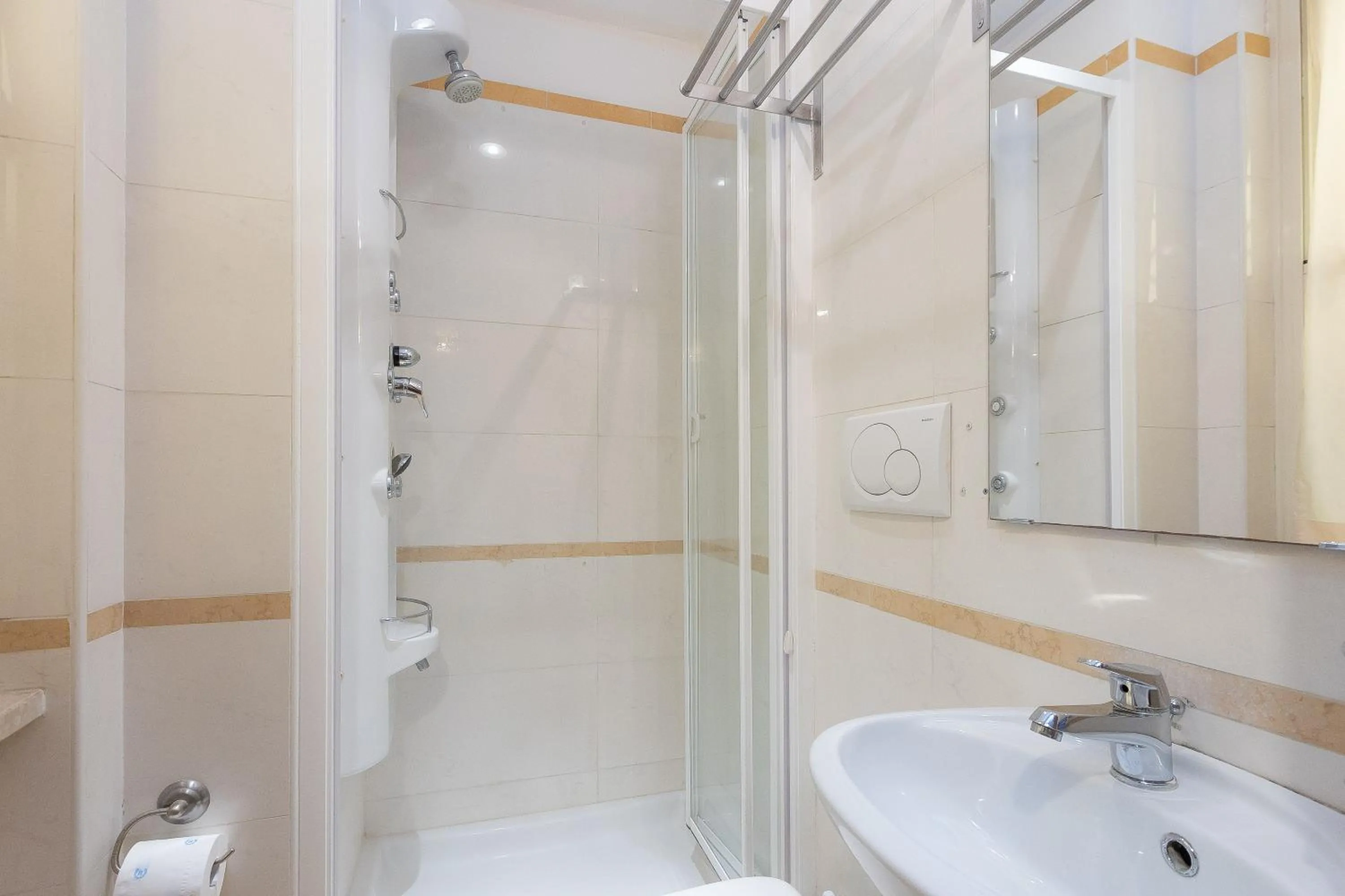 Shower in InternoUno Deluxe