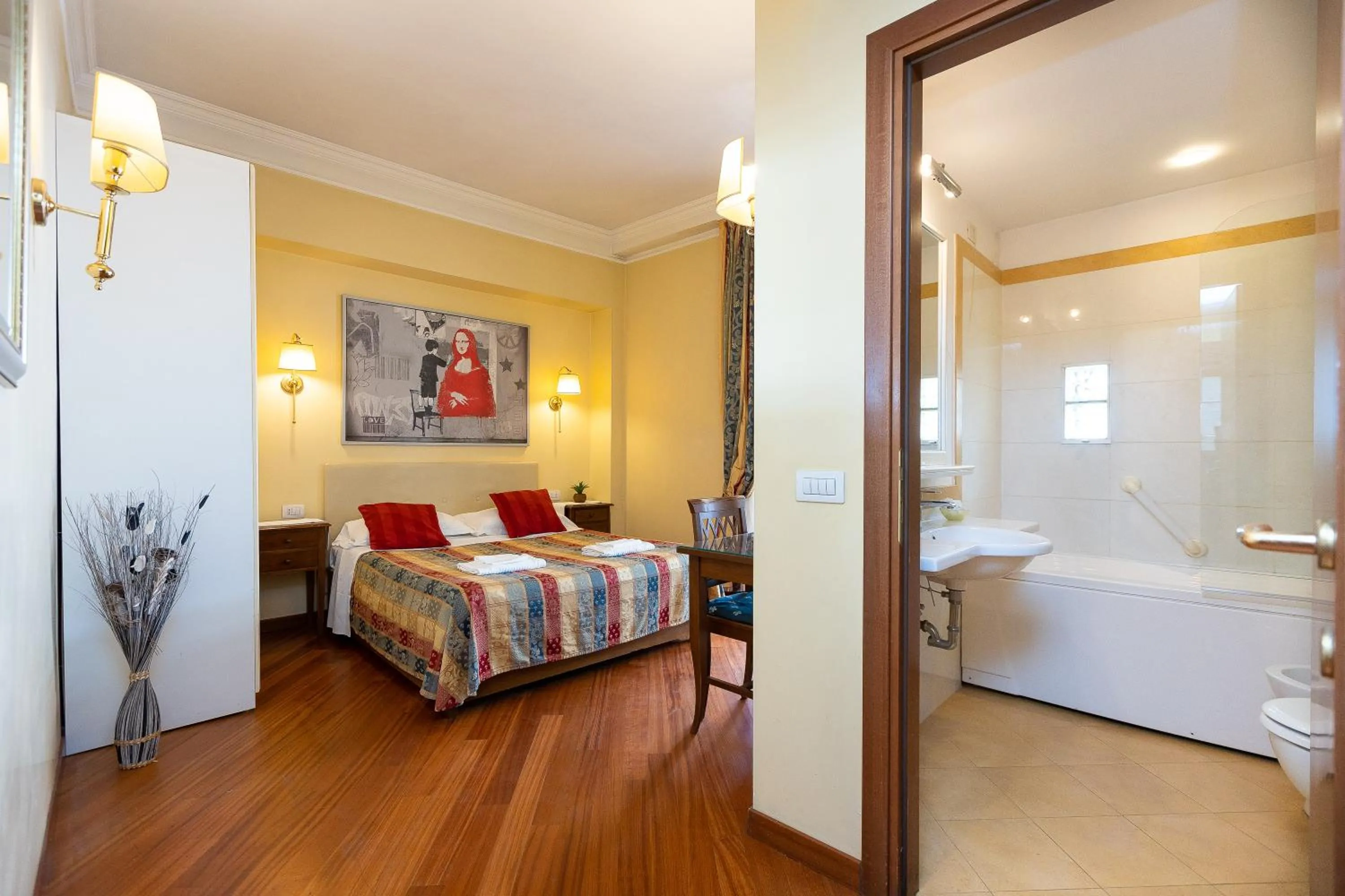 Bathroom, Bed in InternoUno Deluxe