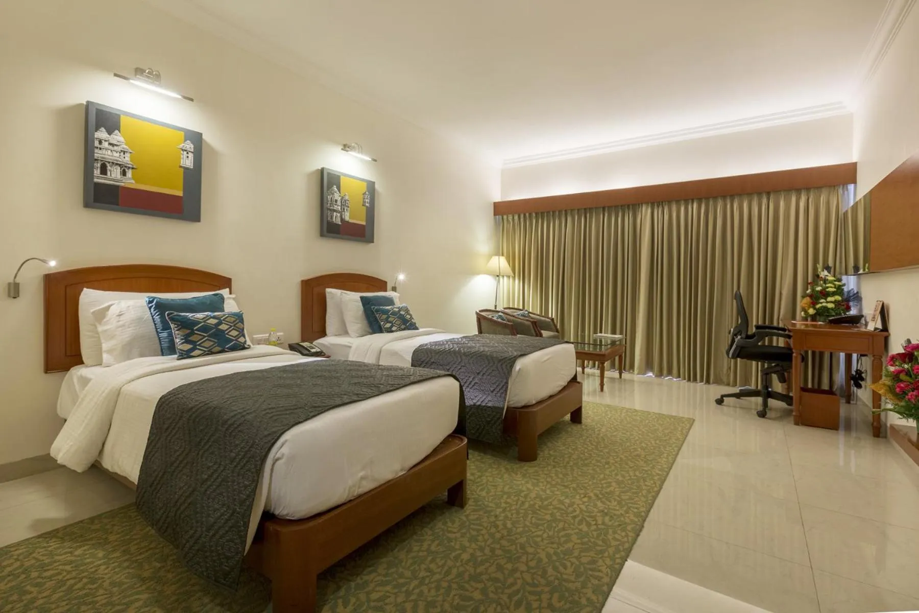 Bedroom, Bed in Hotel Naveen Lakeside