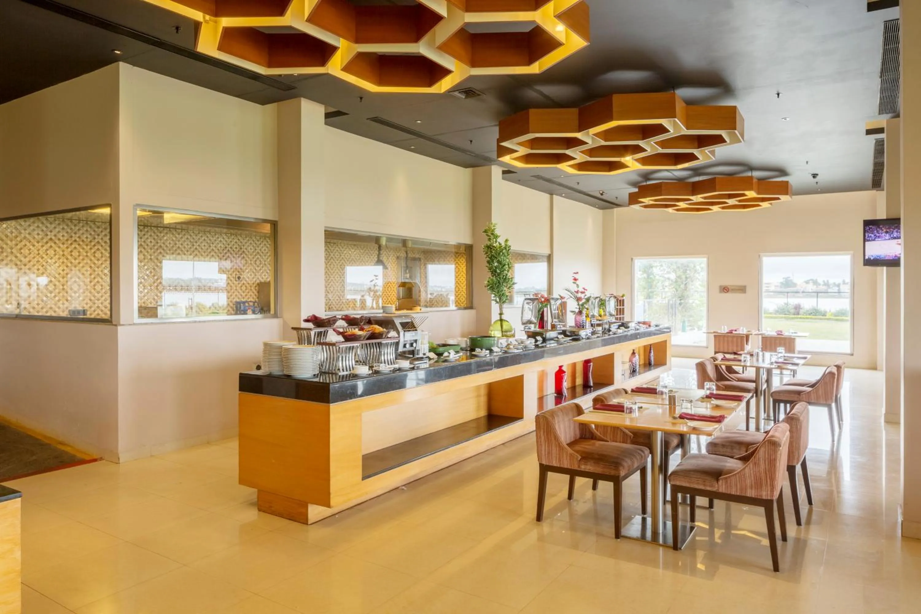 Breakfast in Hotel Naveen Lakeside