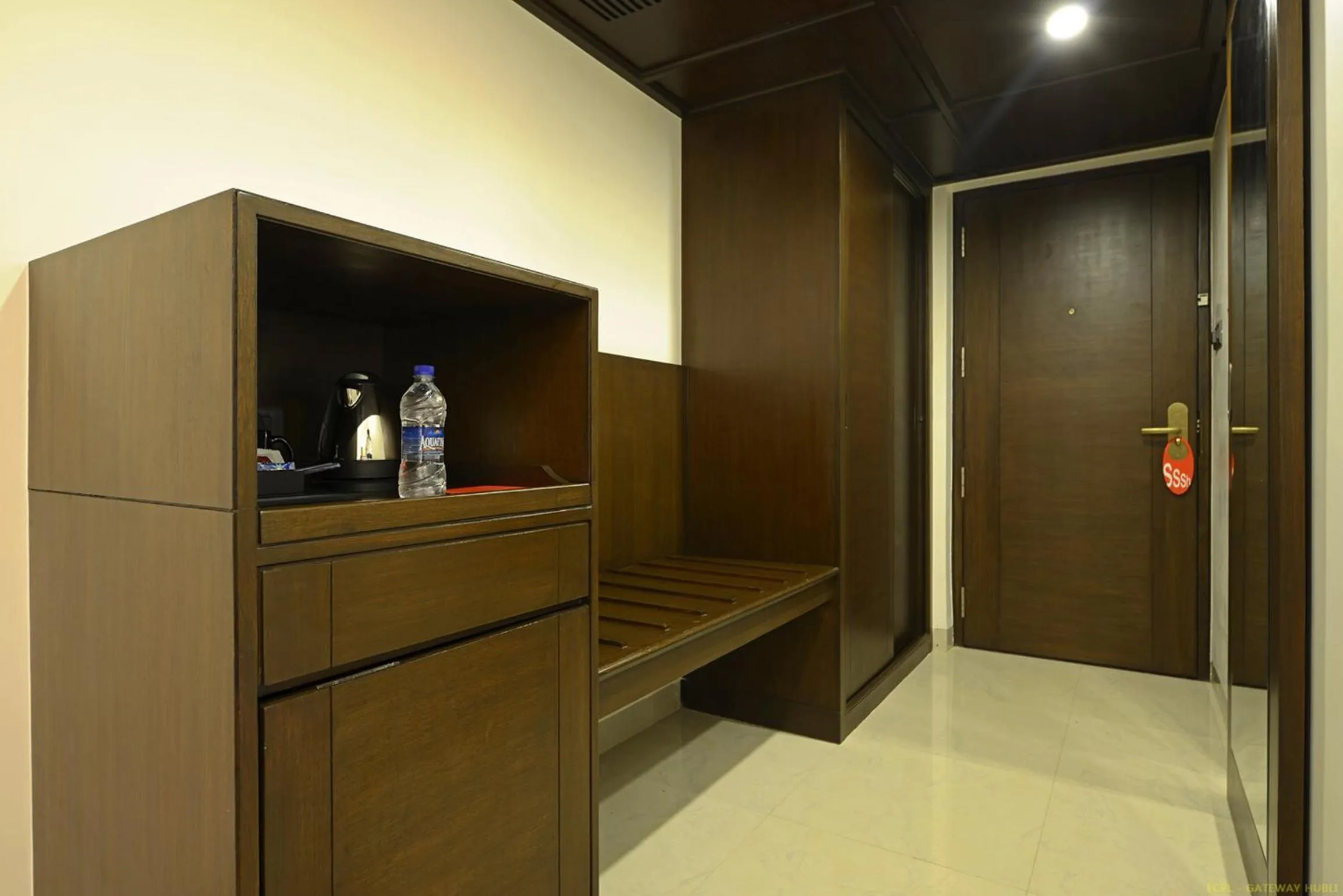 Area and facilities in Hotel Naveen Lakeside