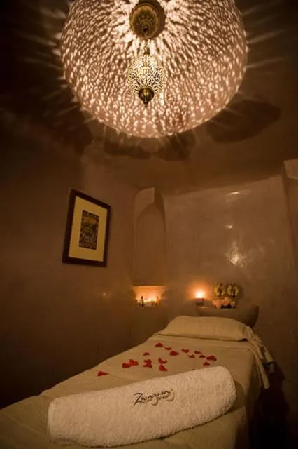 Massage, Bed in Riad Zamzam