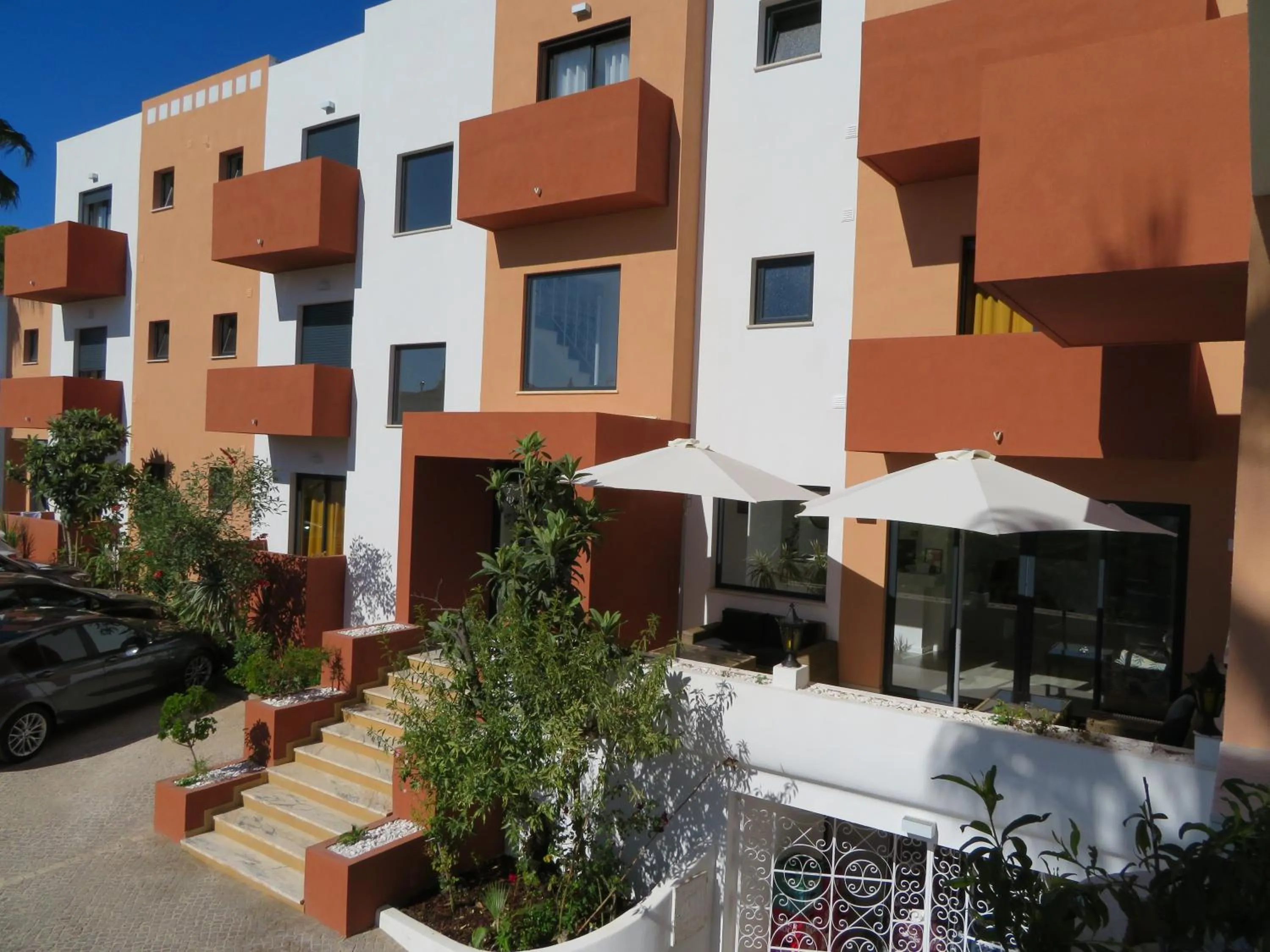 Facade/entrance in Hotel Alcaide