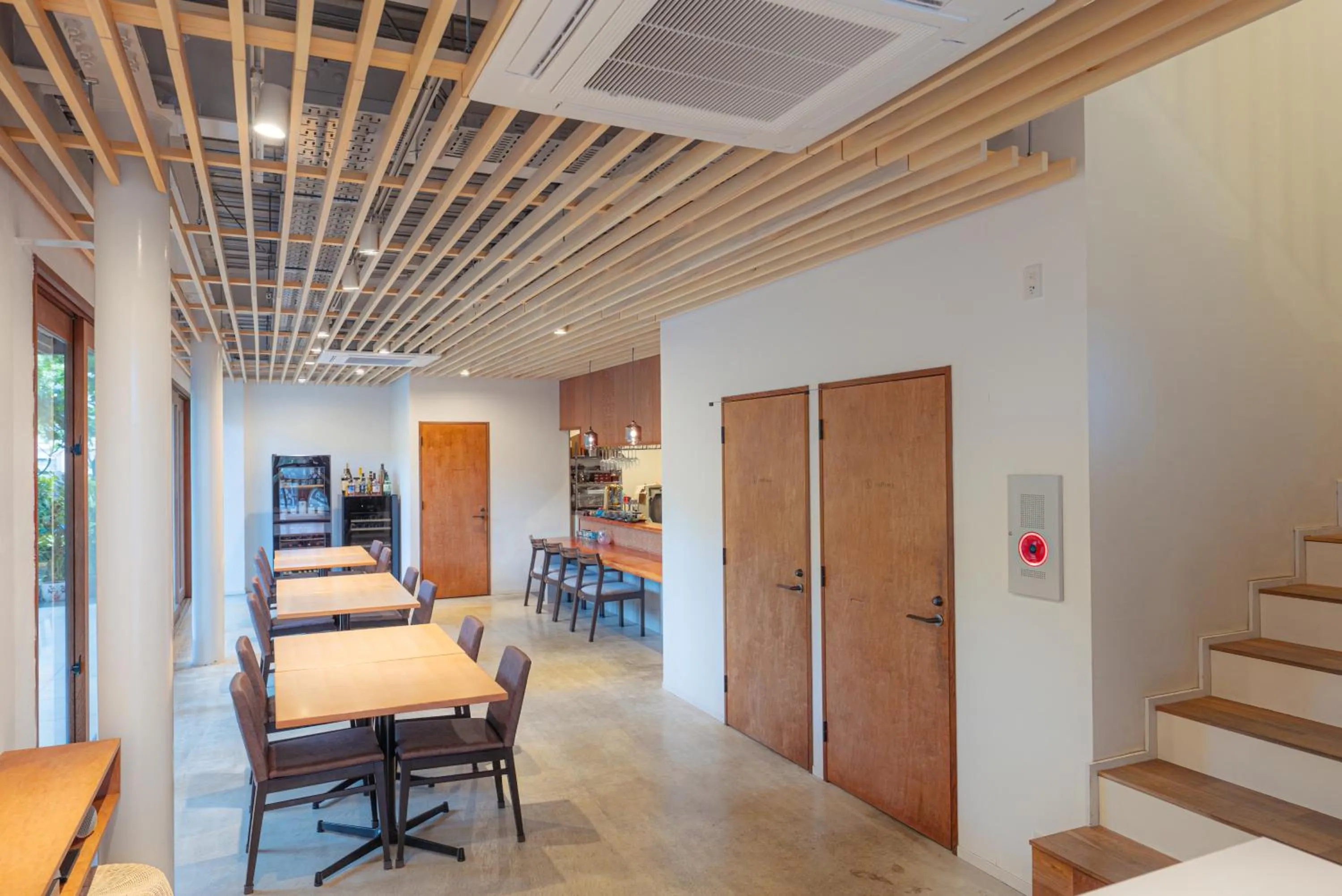 Restaurant/places to eat in kānusuba zamami