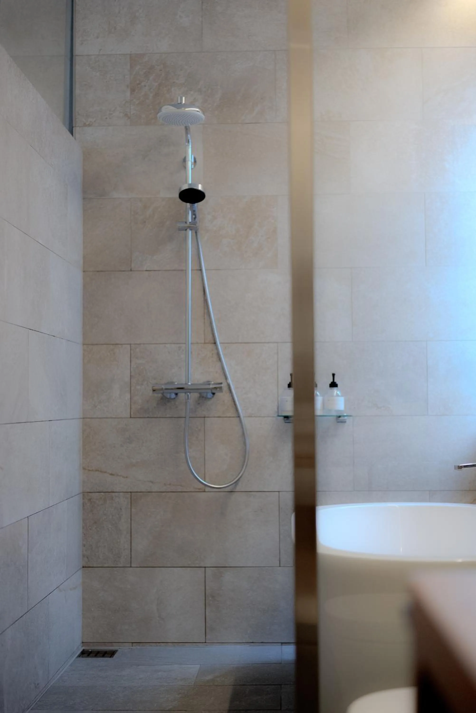 Shower in kānusuba zamami