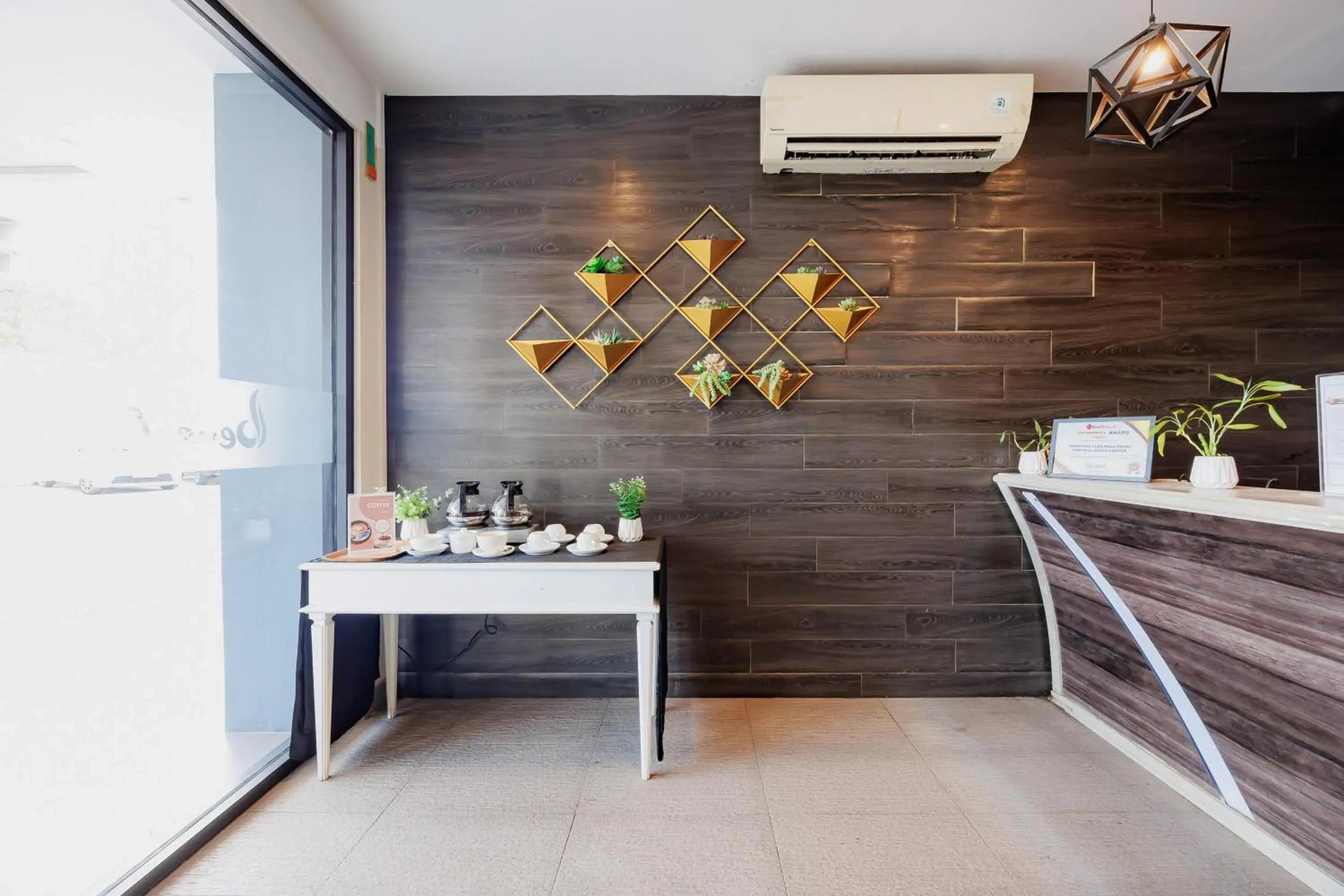 Lobby or reception in RedDoorz Plus near Ferry Terminal Batam Center Lobby or reception in RedDoorz Plus near Ferry Terminal Batam Center