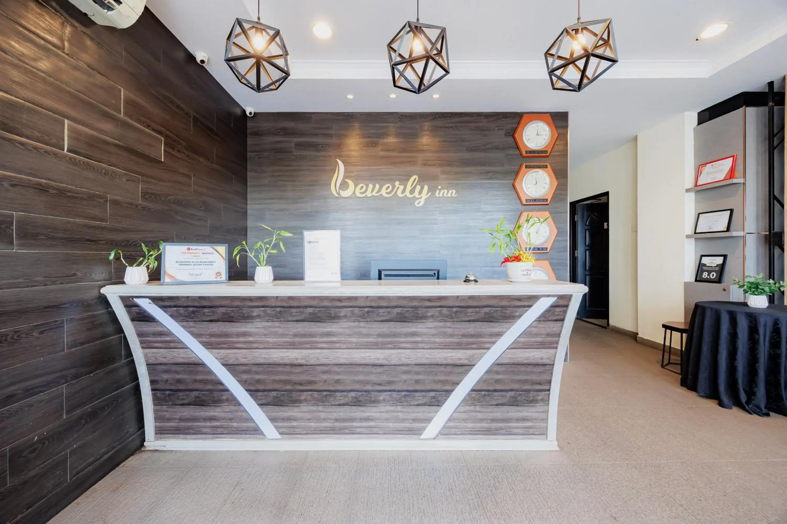 Lobby or reception in RedDoorz Plus near Ferry Terminal Batam Center Lobby or reception in RedDoorz Plus near Ferry Terminal Batam Center