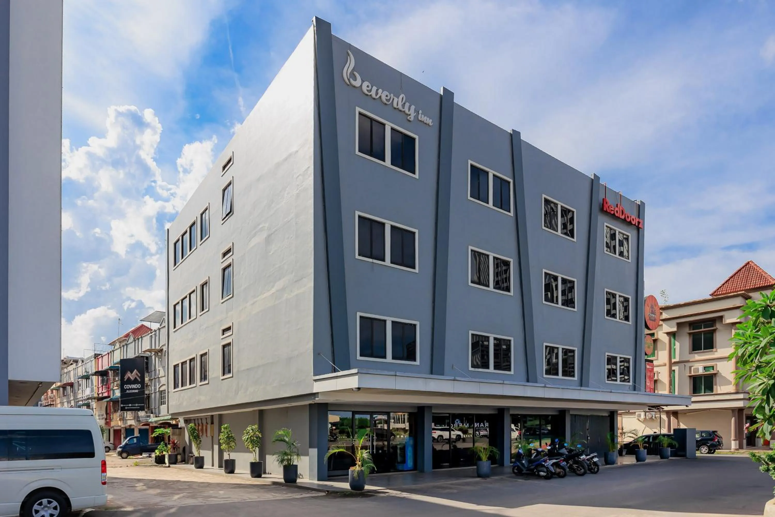 Facade/entrance in RedDoorz Plus near Ferry Terminal Batam Center